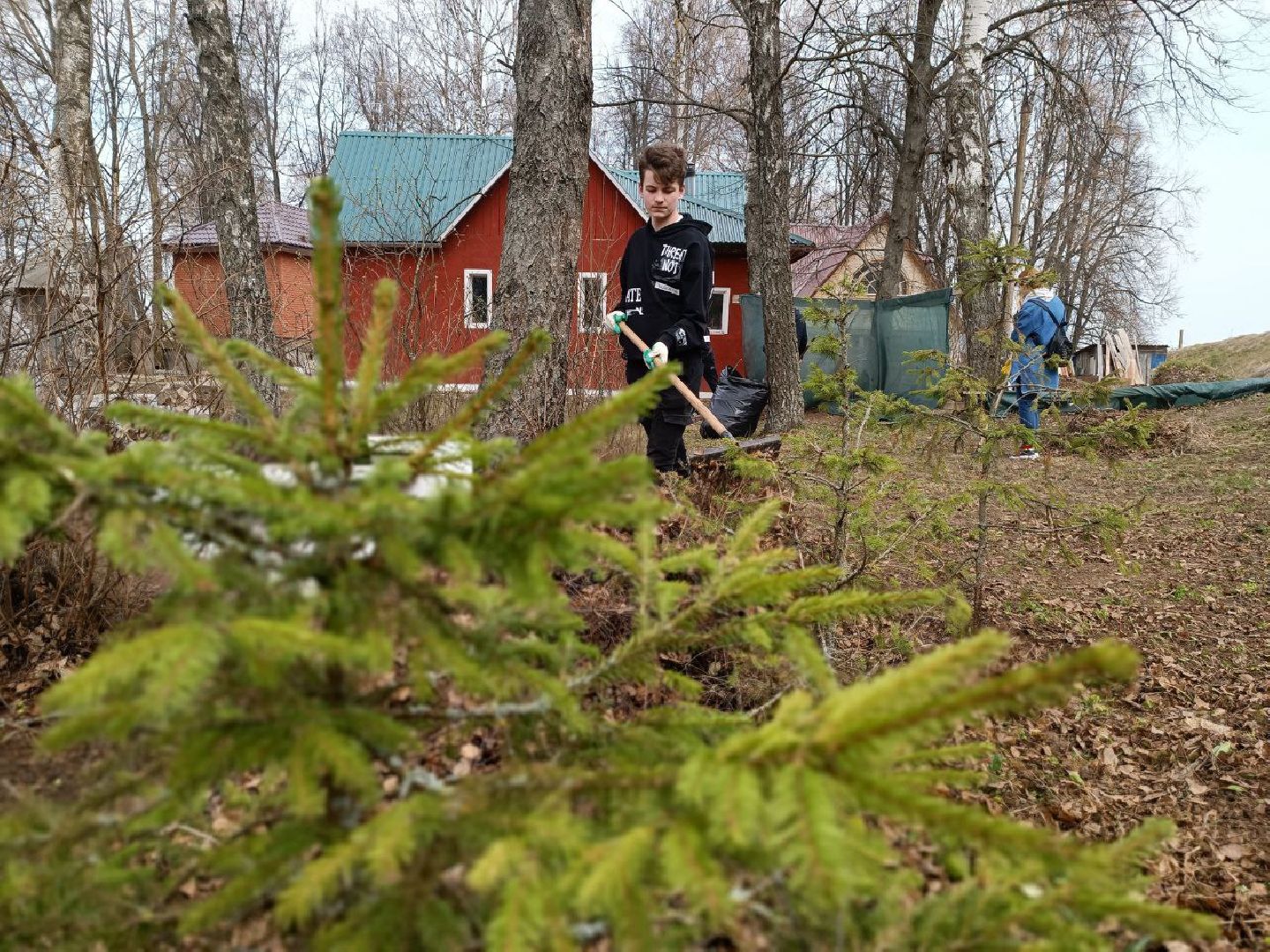 Можайск, Можайский городской округ, Подмосковье, субботник, волонтеры, студенты, Никольский собор