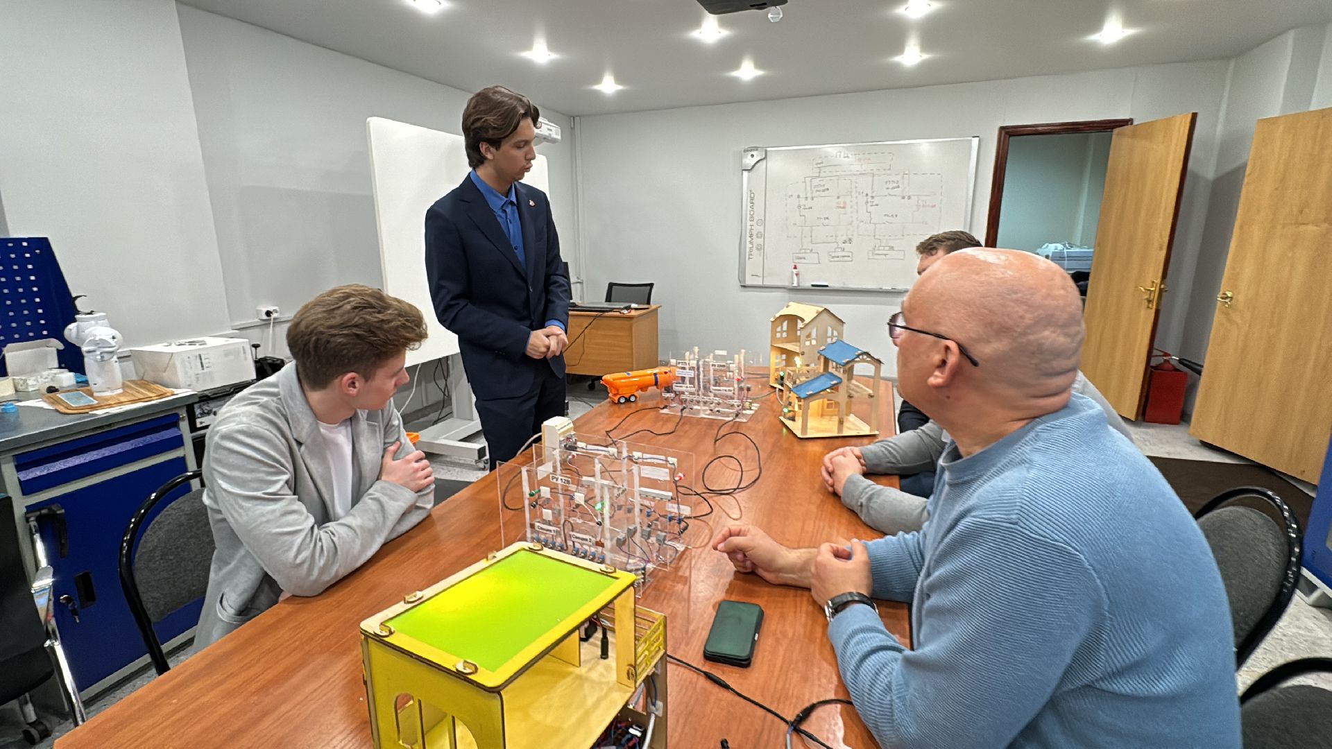 Школа юного энергетика, Одинцовский Десятый лицей, Профориентация,