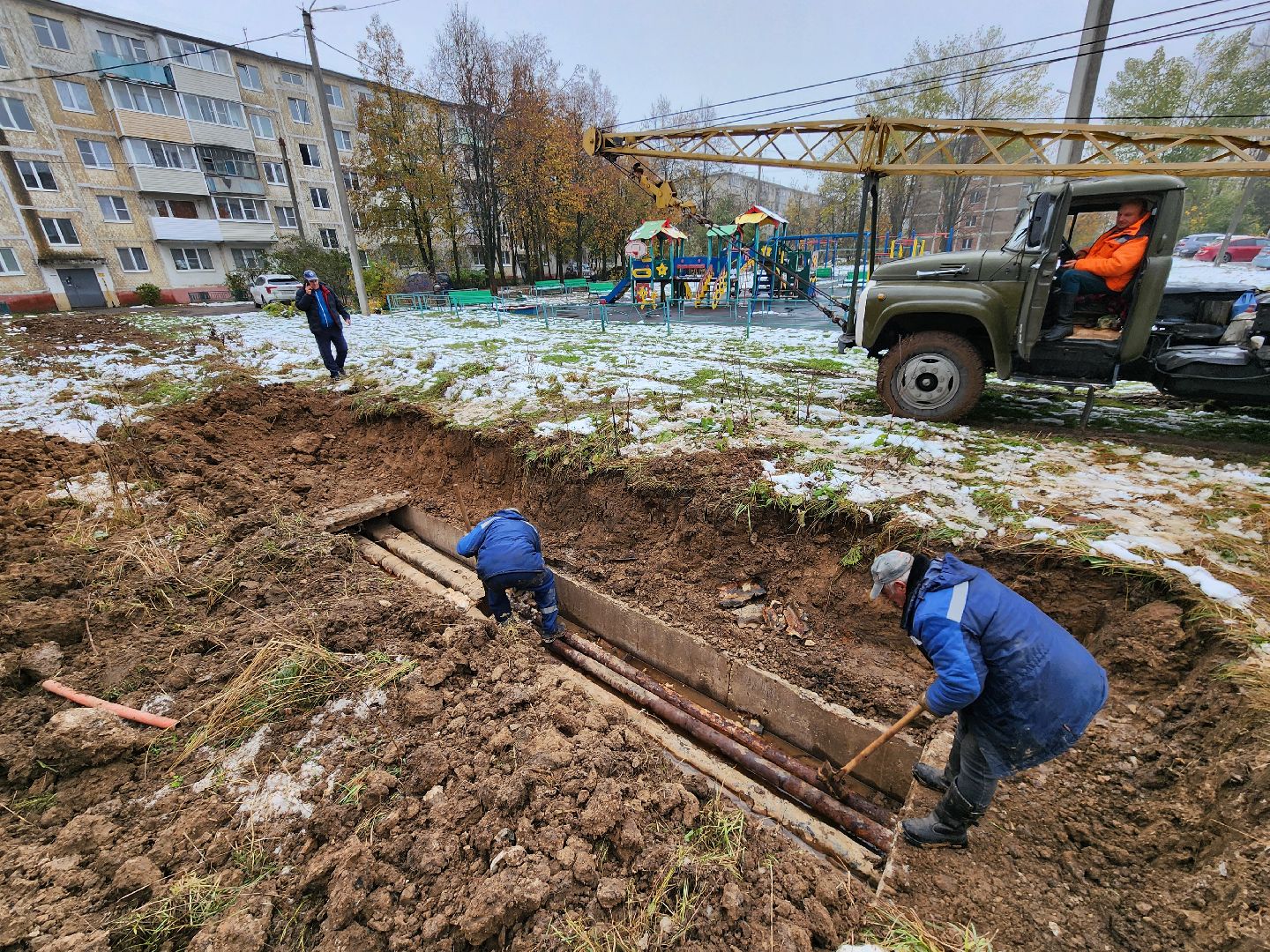 Чехов, микрорайон Венюково, улица Маркова, ремонт теплосети, восстановление теплоснабжения, замена трубы, подача тепла,