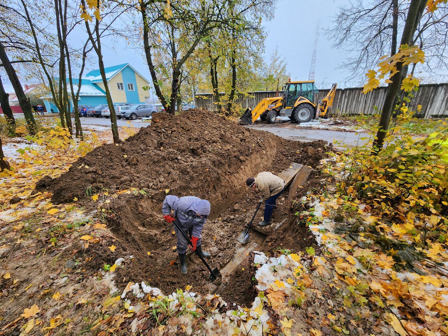Чехов, улица 8 Марта, ремонт теплосети, замена трубы отопления, подача тепла, теплоснабжение, МП ЖКХ Чеховского района, глава округа михаил собакин,