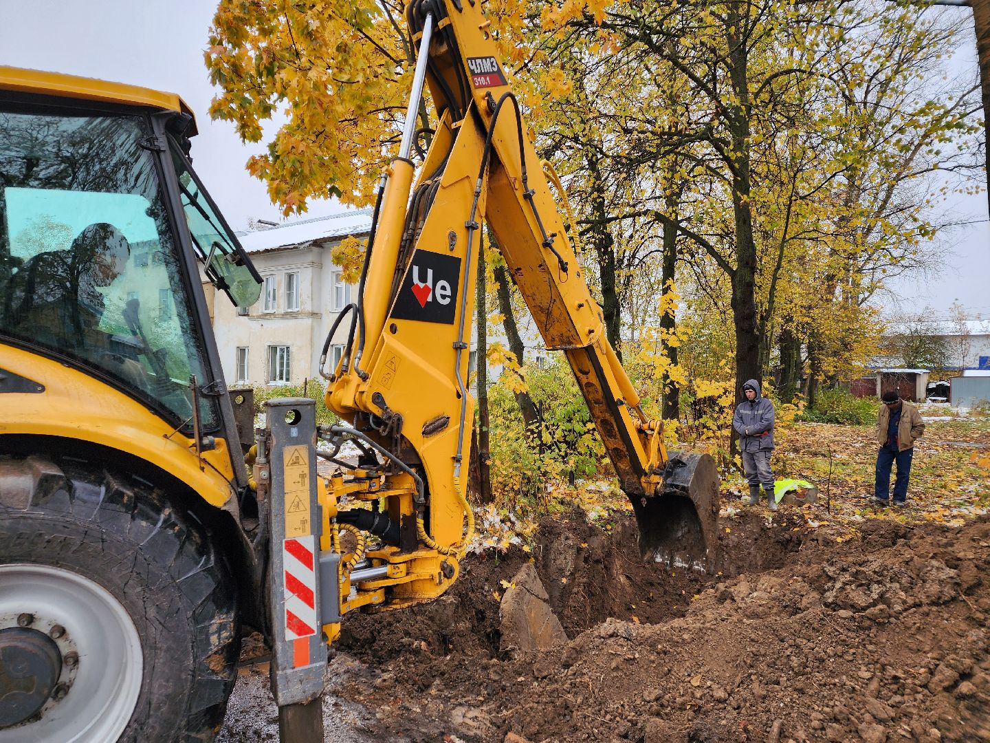 Чехов, улица 8 Марта, ремонт теплосети, замена трубы отопления, подача тепла, теплоснабжение, МП ЖКХ Чеховского района, глава округа михаил собакин,