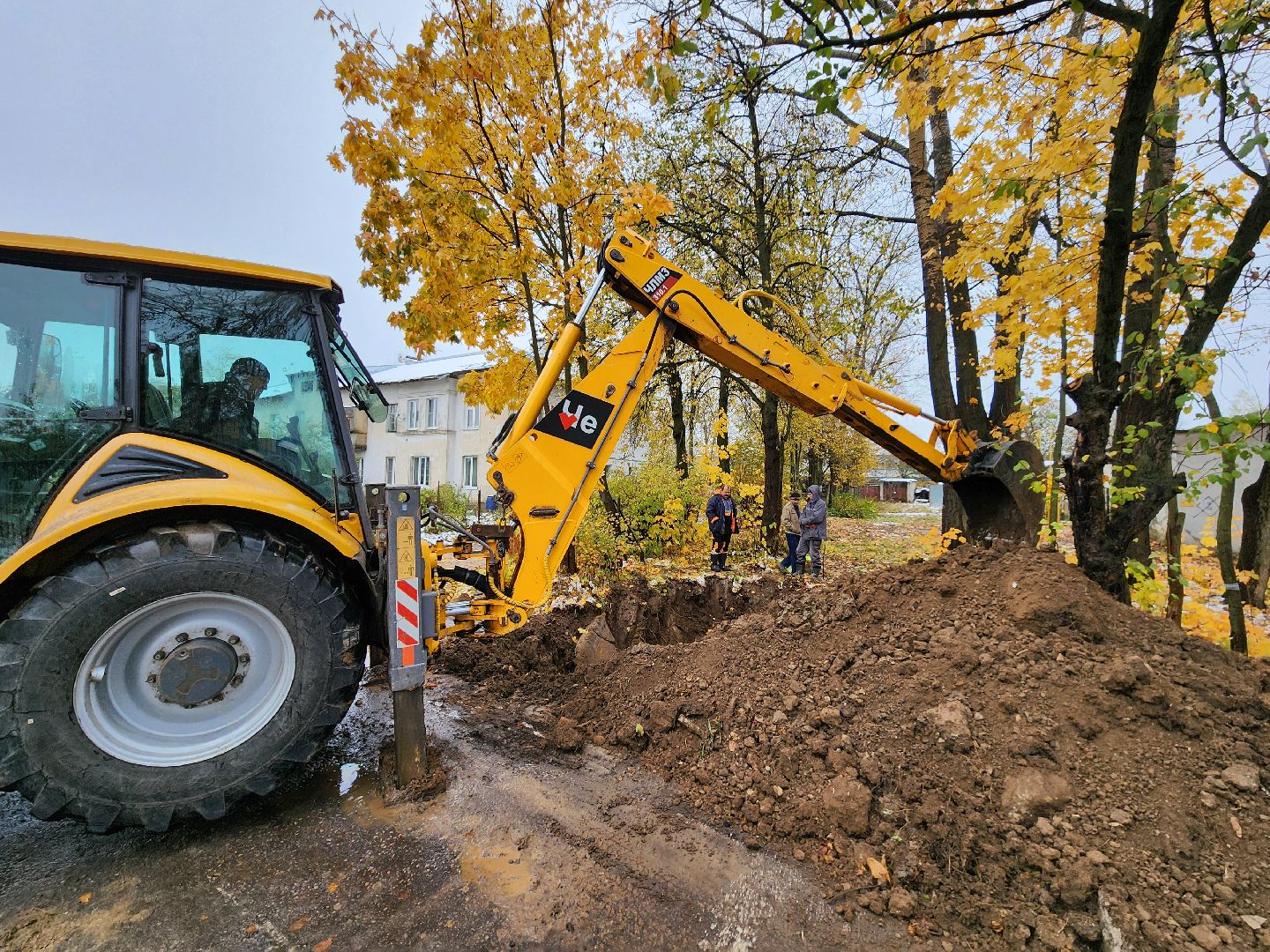Чехов, улица 8 Марта, ремонт теплосети, замена трубы отопления, подача тепла, теплоснабжение, МП ЖКХ Чеховского района, глава округа михаил собакин,
