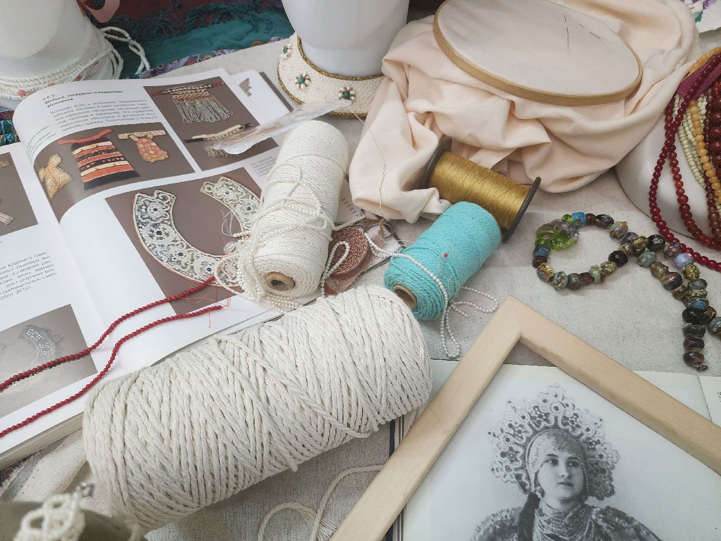 долгопрудный, русский народный костюм, кокошник, выставка,дк нефтяник,