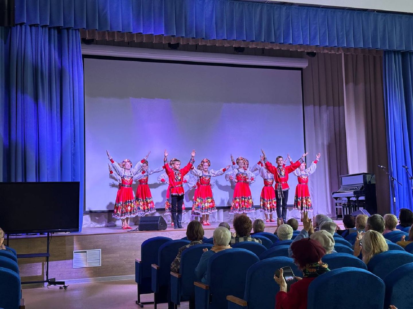 концерт, день пожилого человека,