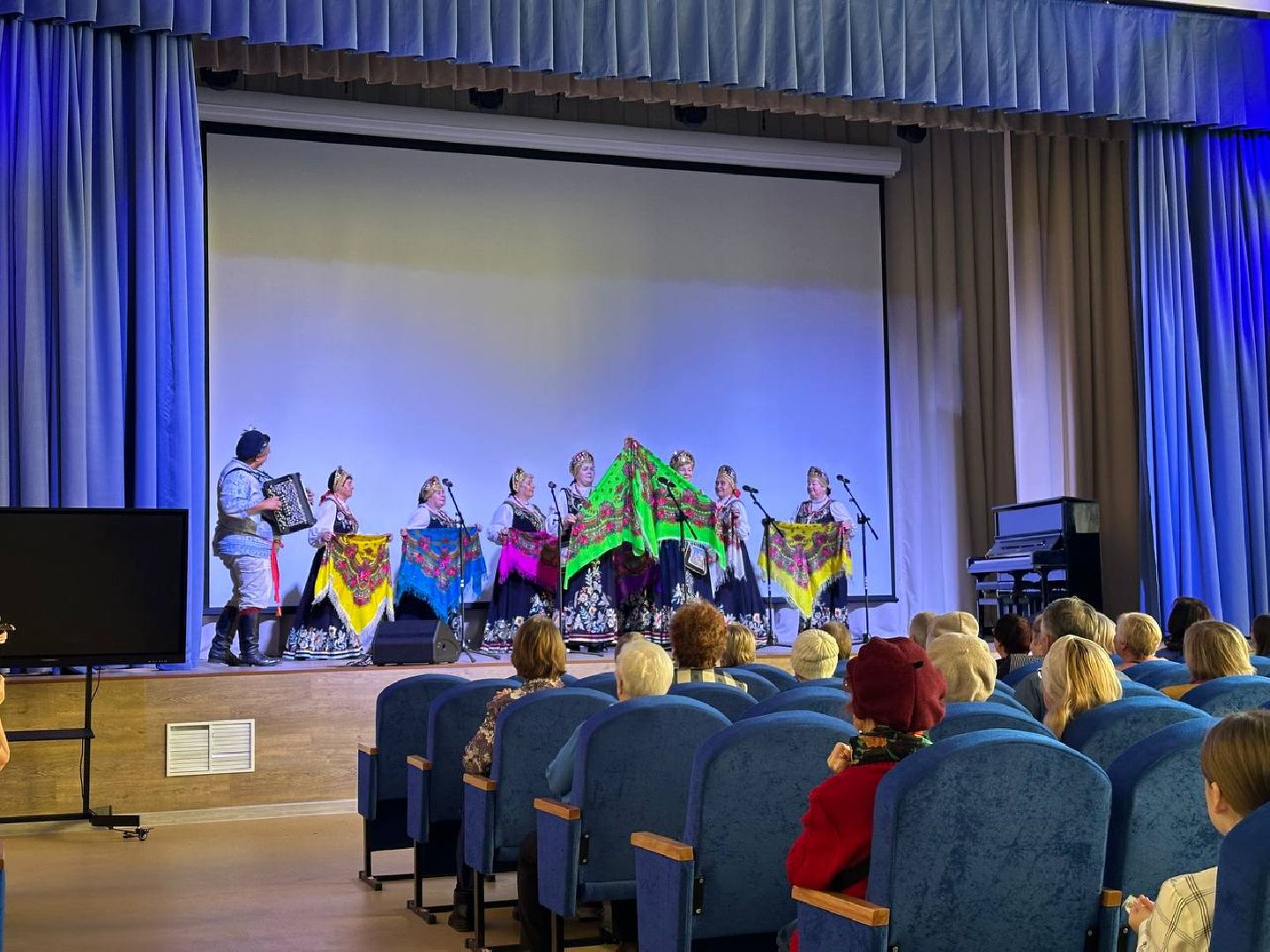 концерт, день пожилого человека,