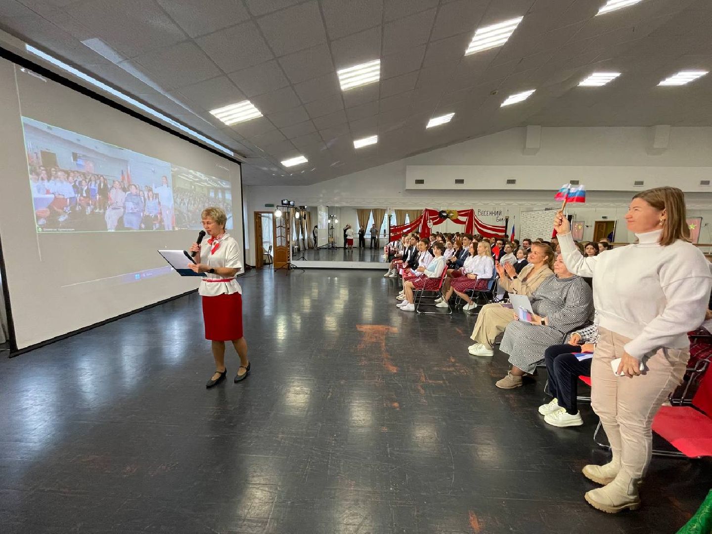 Дмитров, Гимназия Дмитров, Чжаоцин,