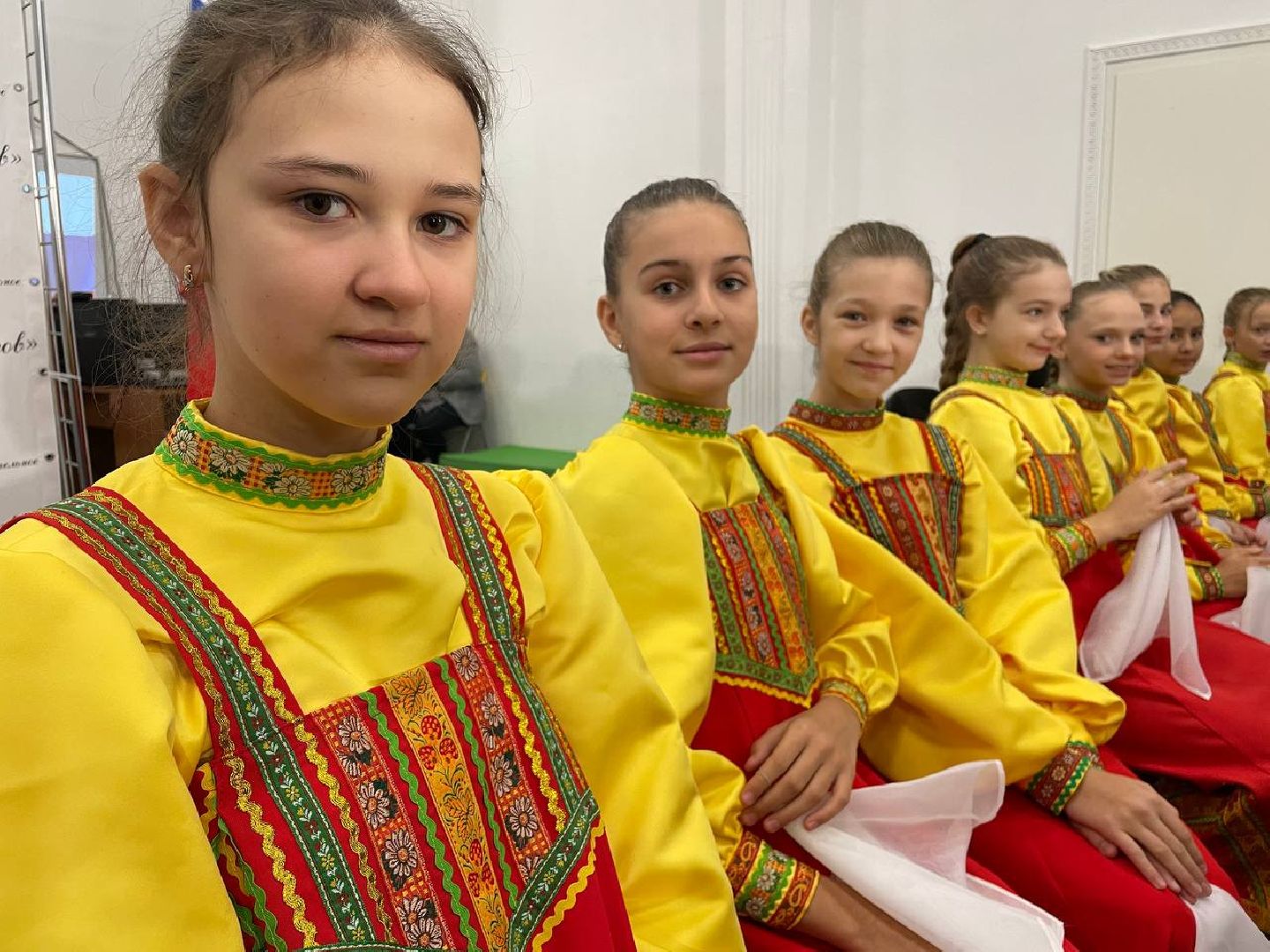 Дмитров, Гимназия Дмитров, Чжаоцин,