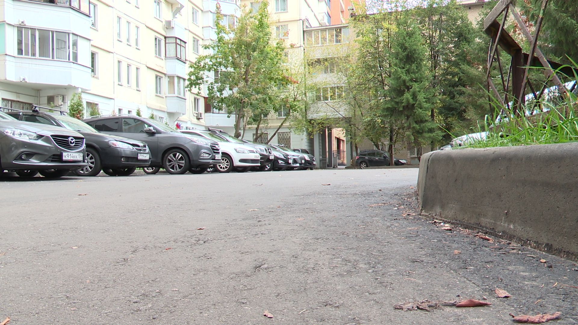 Реутов, новый асфальт, тротуар, проезжая часть, детская площадка,