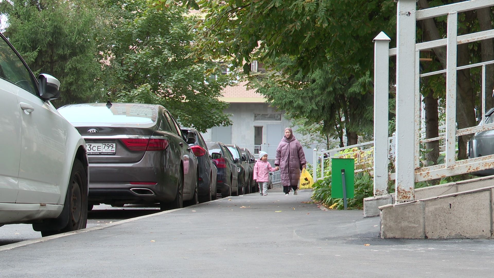 Реутов, новый асфальт, тротуар, проезжая часть, детская площадка,