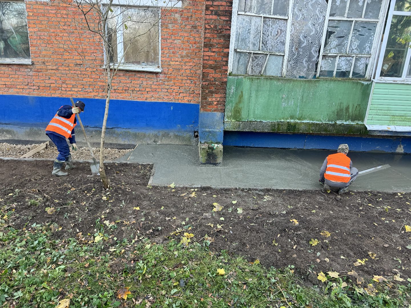 шаховская, отмостка, ремонт фасада, ремонт фасада дома,