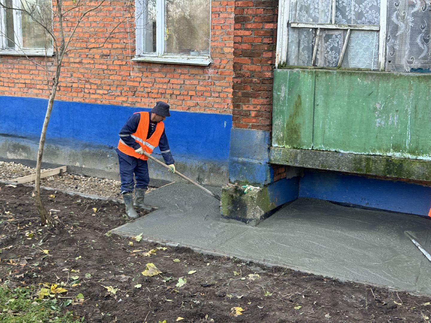 шаховская, отмостка, ремонт фасада, ремонт фасада дома,