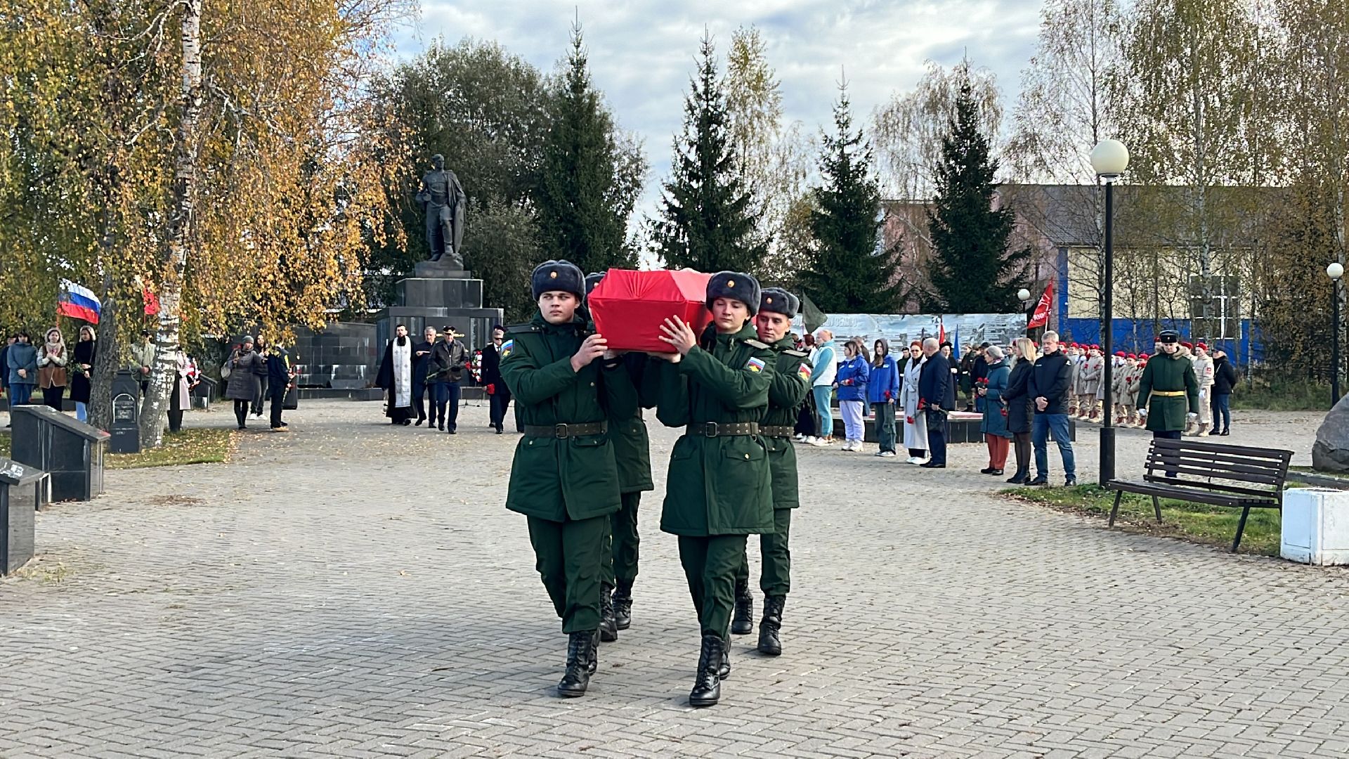 волоколамск, траурный митинг, братское захоронение, захоронение останков,