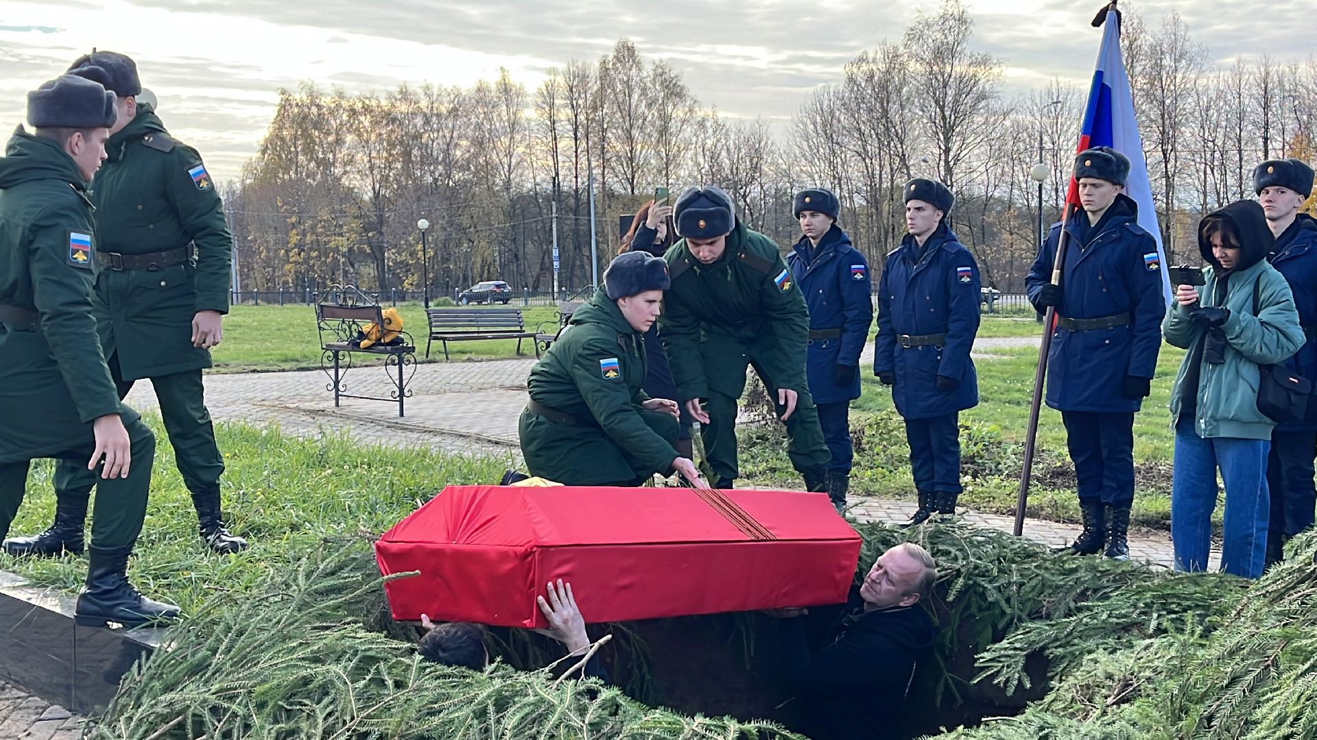 волоколамск, траурный митинг, братское захоронение, захоронение останков,