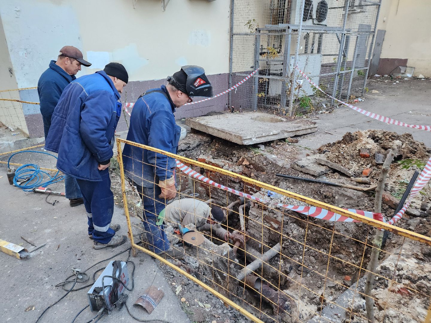 Чехов, улица Полиграфистов, ремонт теплотрассы, устранение утечки теплоносителя, восстановление теплоснабжения, пуск отопления,