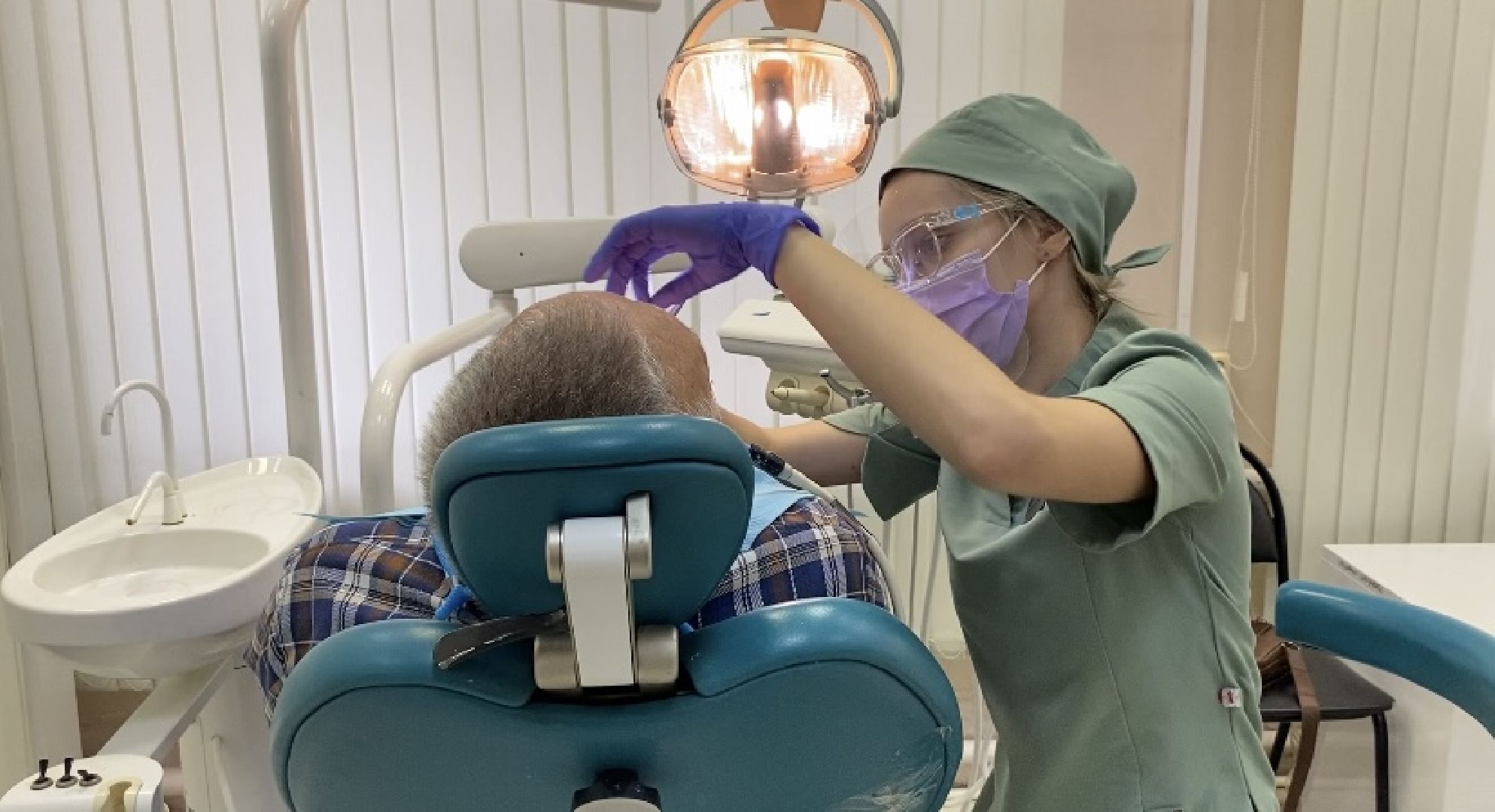 Коломна, Медицина, новые кадры, врач - стоматолог,