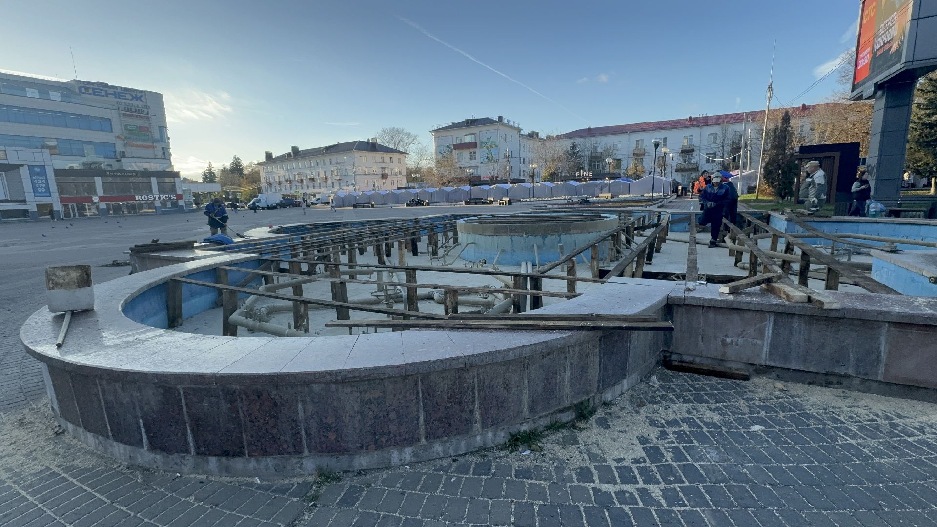 Солнечногорск, Фонтан, Зимний период, Рабочие, Жители,