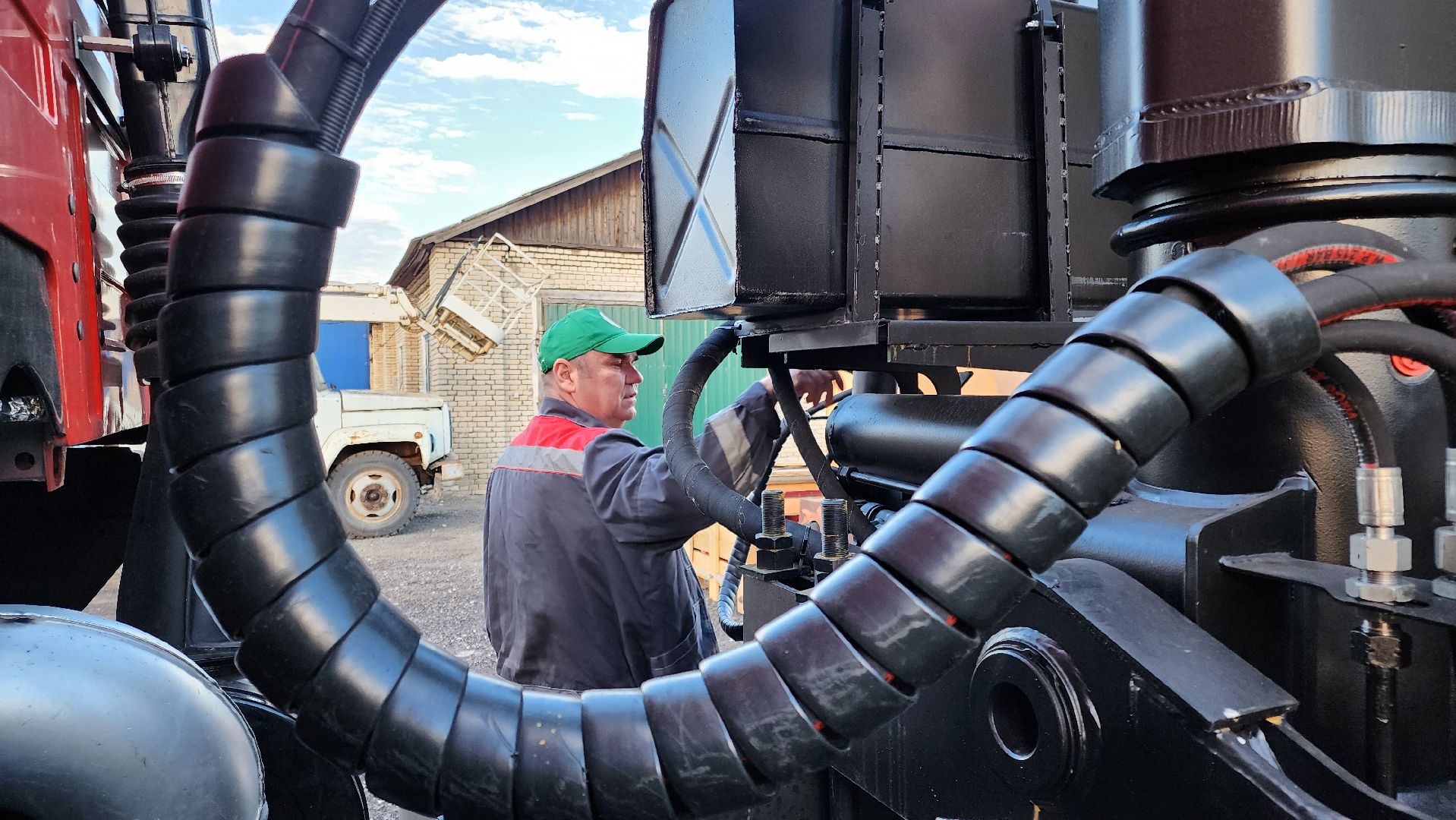 кашира, коммунальная техника, ломовоз,