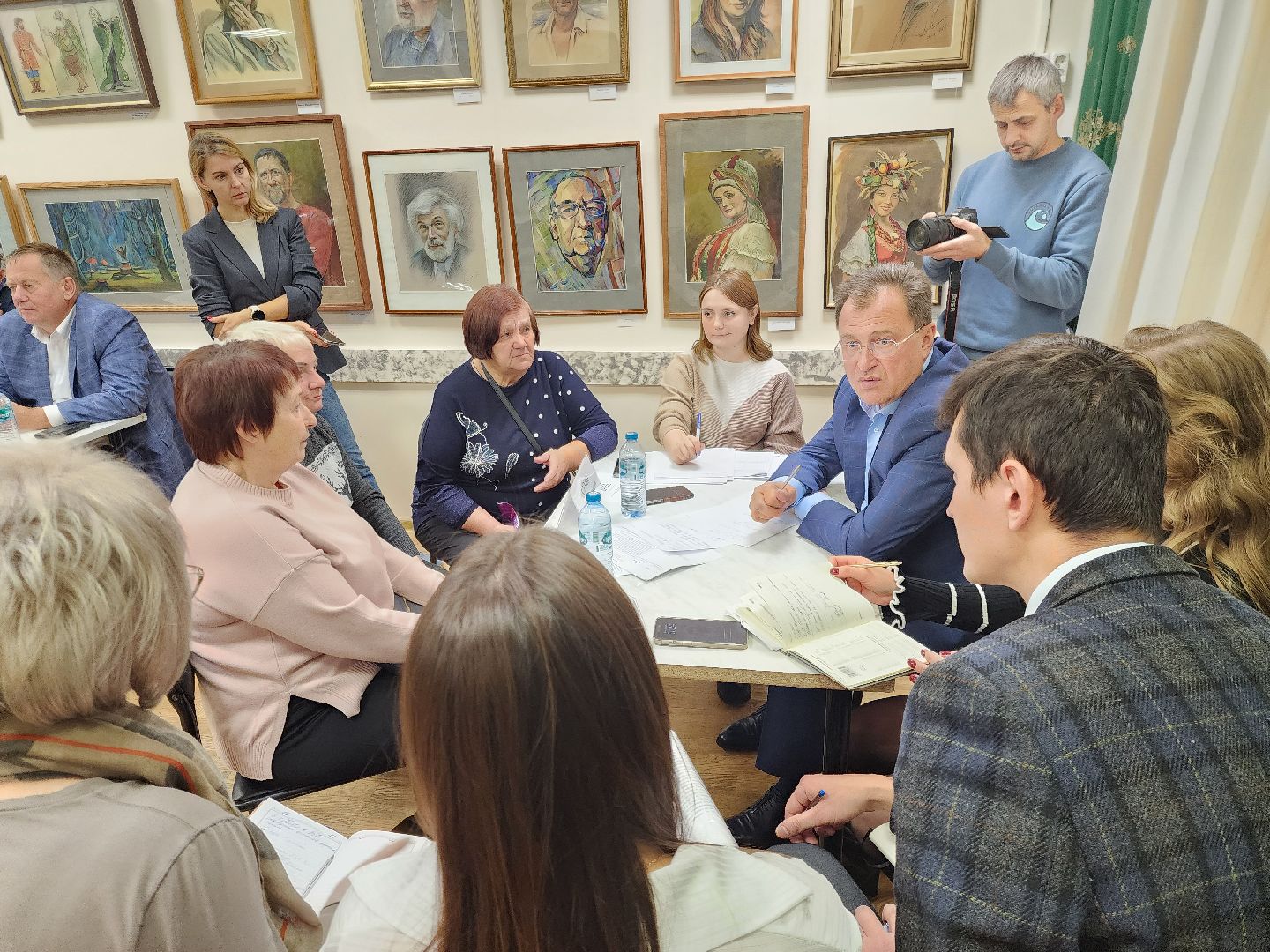 выездная администрация, жители, общество, крыша, протечка крыши, управляющая компания, власть, капитальный ремонт,