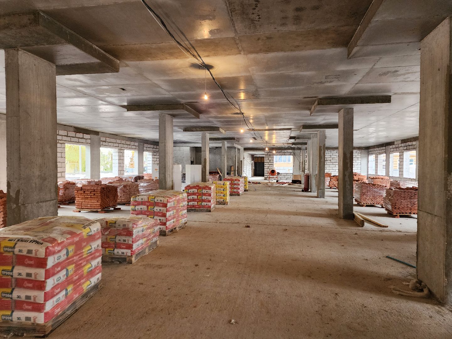 Чехов, школа 3, пристройка, строительство, возведение, обустройство кровли, парапет, наружные сети,