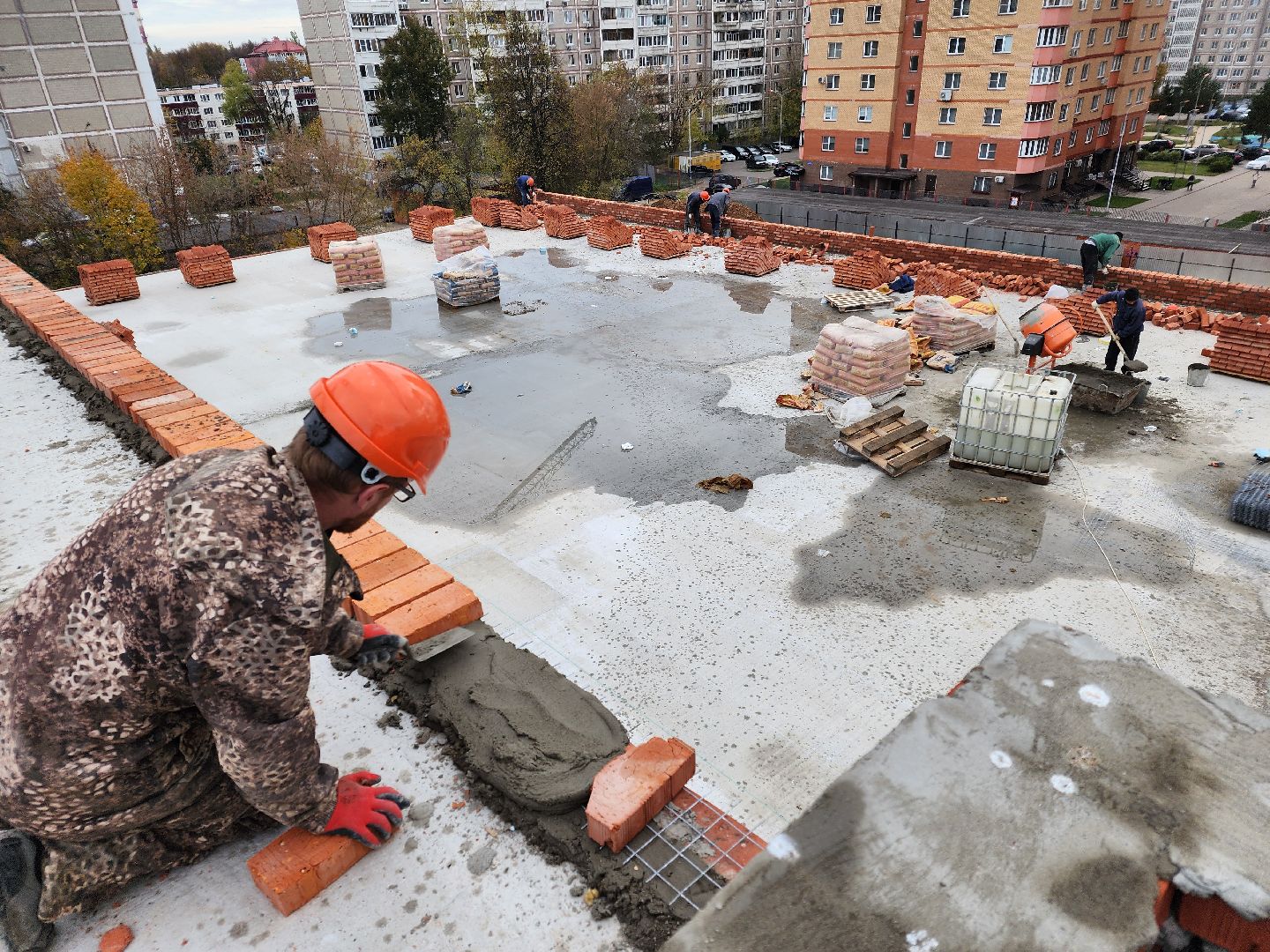 Чехов, школа 3, пристройка, строительство, возведение, обустройство кровли, парапет, наружные сети,