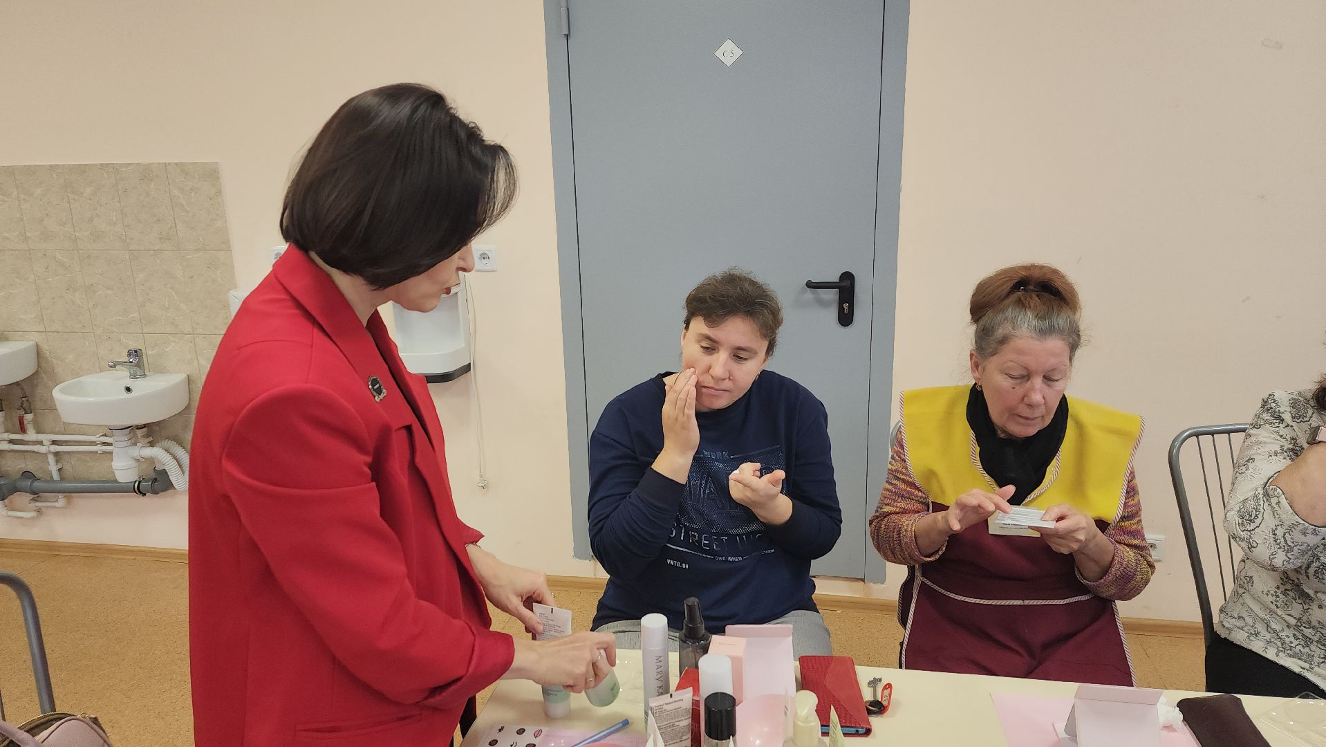 ивантеевка, пушкинский, красота, уход за кожей, уход за лицом, уход за руками, мамино время, мамы подмосковья, центр социального обслуживания,