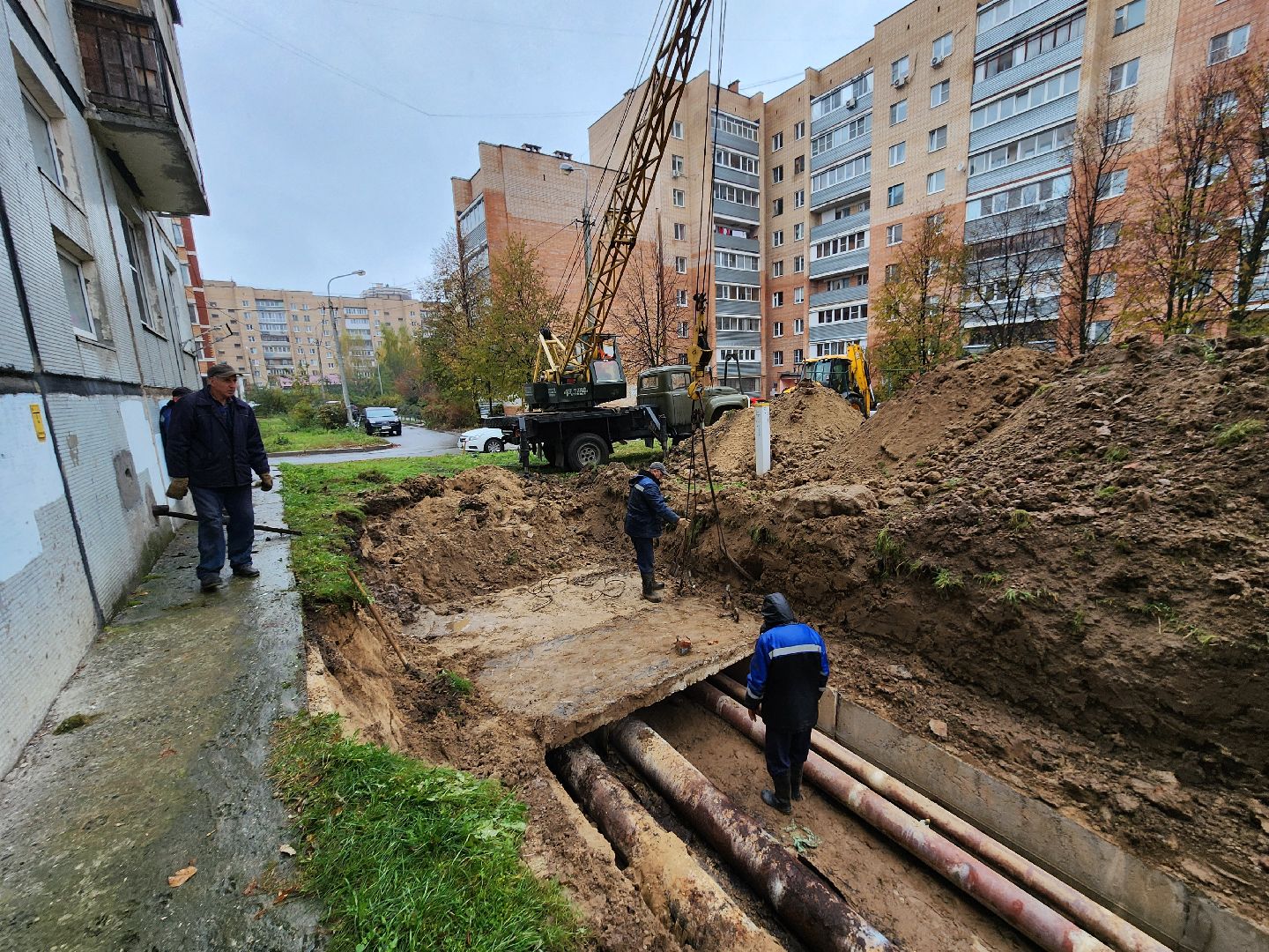 Чехов, ремонт теплотрассы, замена труб отопления, теплоснабжение, устранение протечки теплоносителя, улица Чехова, вишневый бульвар, глава округа Михаил Собакин,