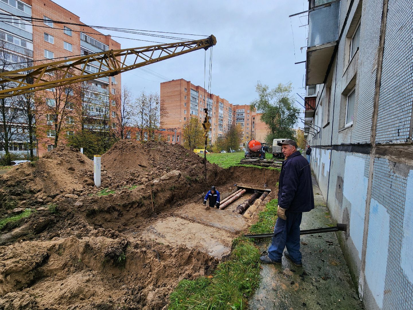 Чехов, ремонт теплотрассы, замена труб отопления, теплоснабжение, устранение протечки теплоносителя, улица Чехова, вишневый бульвар, глава округа Михаил Собакин,