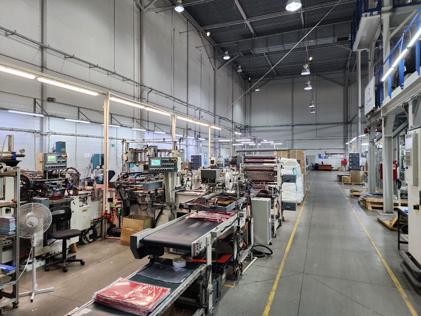 Чехов, мебельная фабрика Бюрократ, производство канцелярских товаров, изготовление канцтоваров, папки, файлы, канцтовары из пластика, развитие производства,