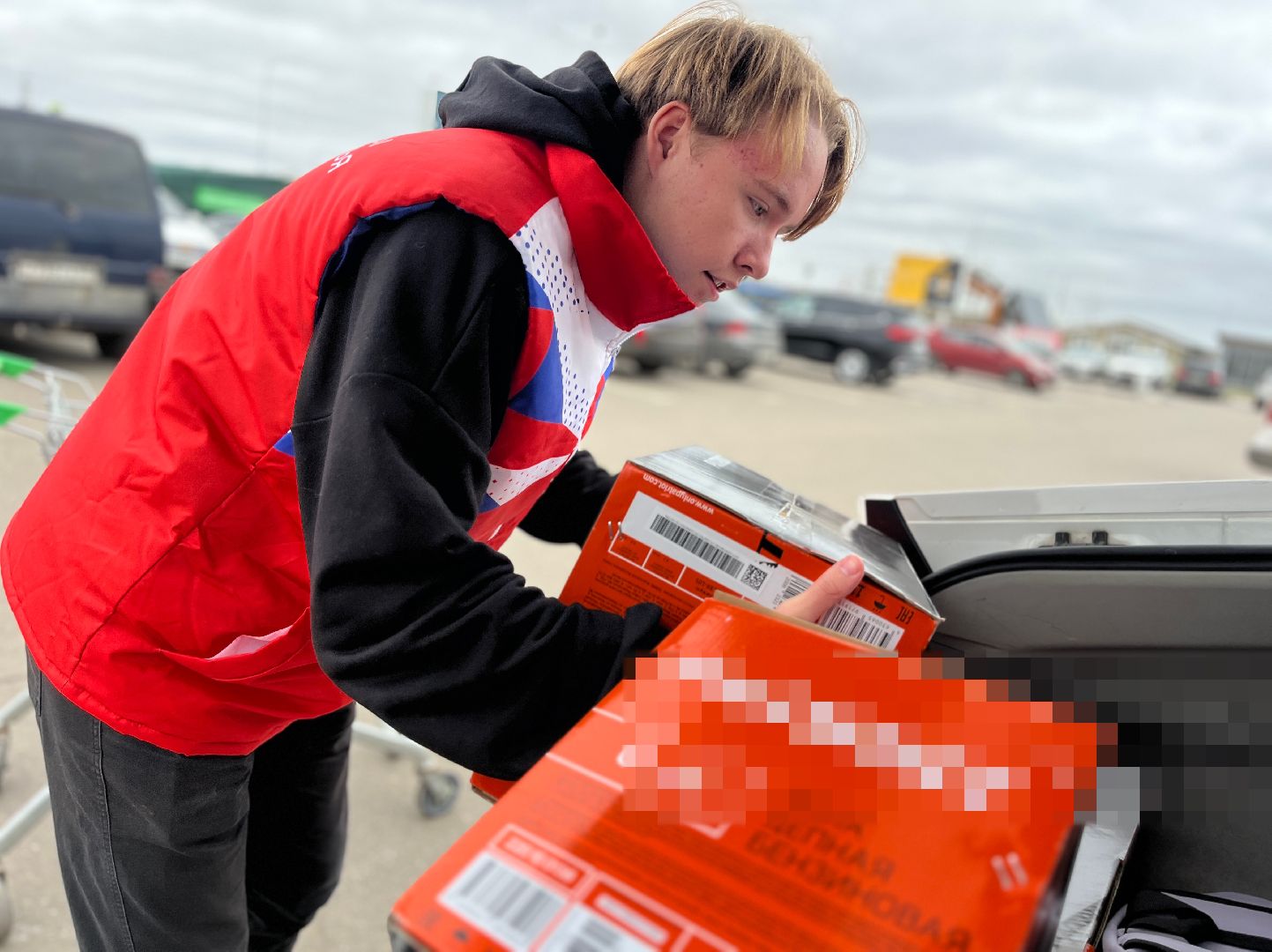 волонтеры подмосковья, благотворительная акция, гумпомощь, помощь СВОим, молодежный центр наро-фоминск,