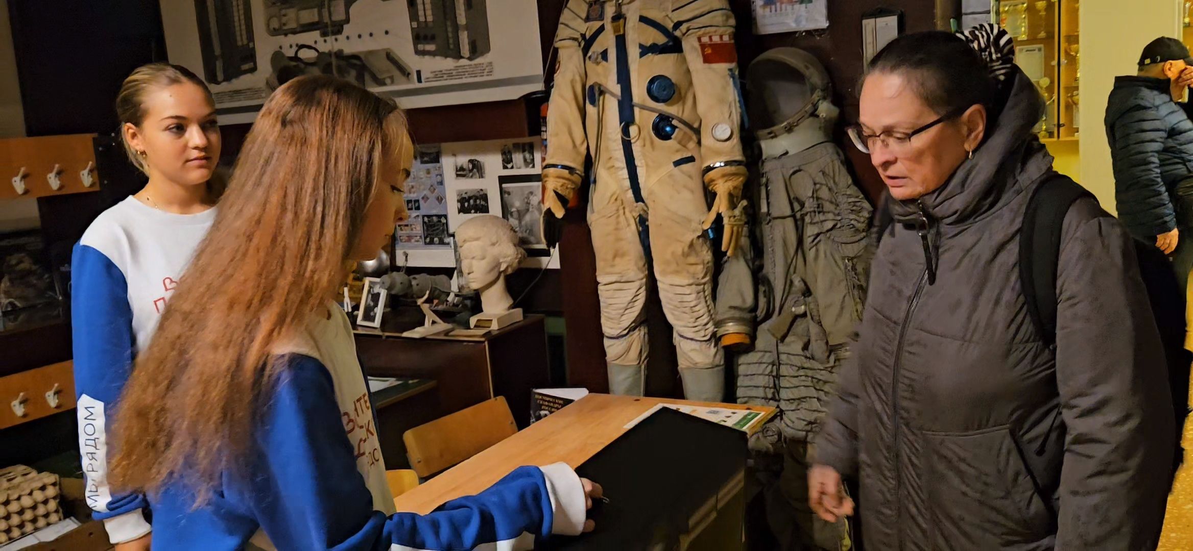 волонтеры, Жуковский, сбор макулатуры, БумБатл, экология, школа,