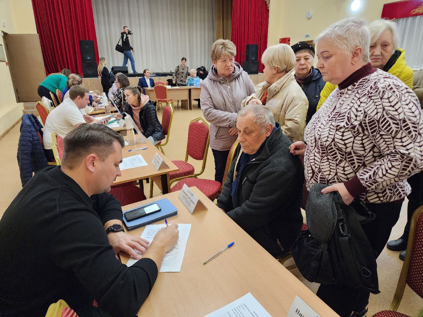 Чехов, село Троицкое, выездная администрация, встреча с жителями, обращения граждан, освещение, уборка территорий, оплата коммунальных услуг, глава округа михаил собакин,