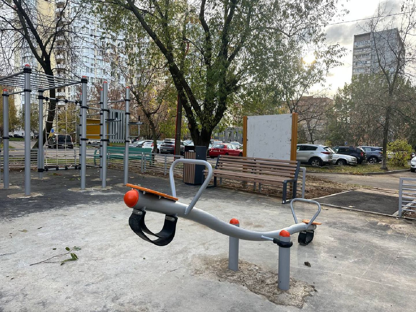 Реутов, добродел, жалобы, детская площадка, качели, горки, спорт,