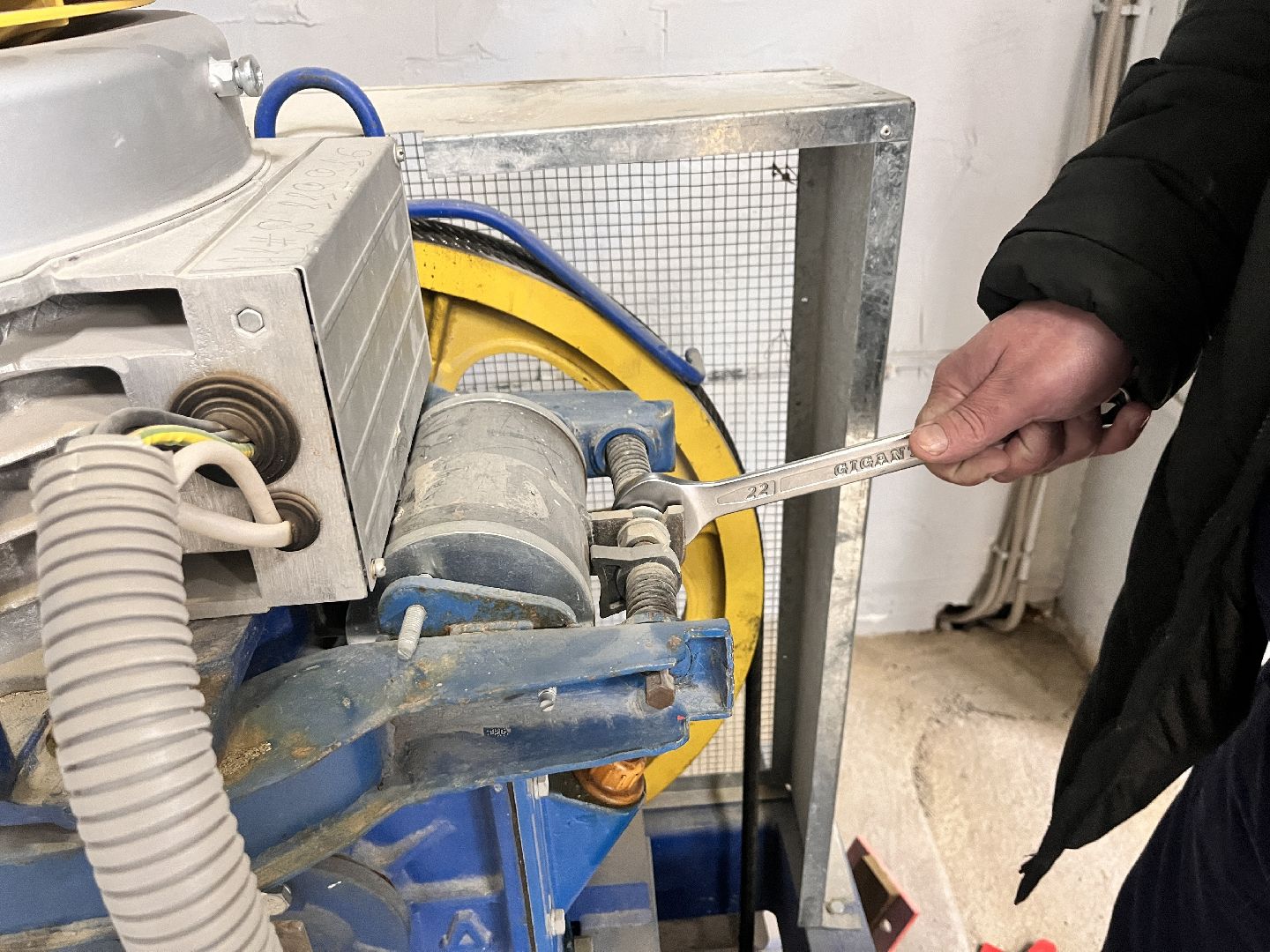 жкх, лифт, лифты, починки, починка, управляющая компания,