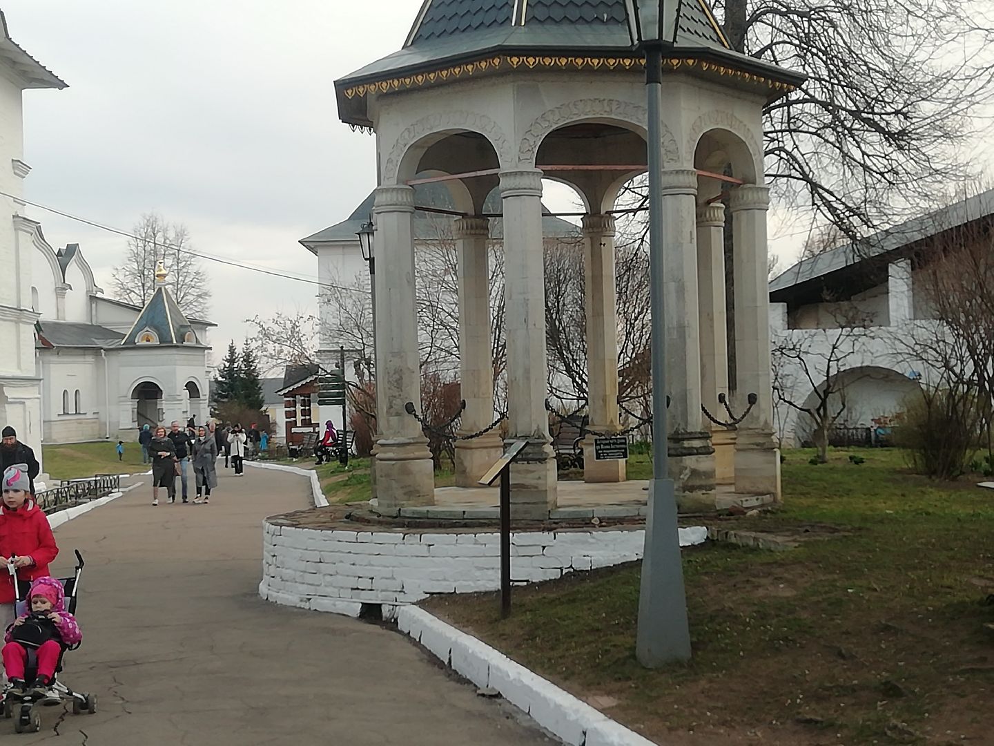 Звенигород, Саввино-Сторожевский монастырь, Пасха, богослужение