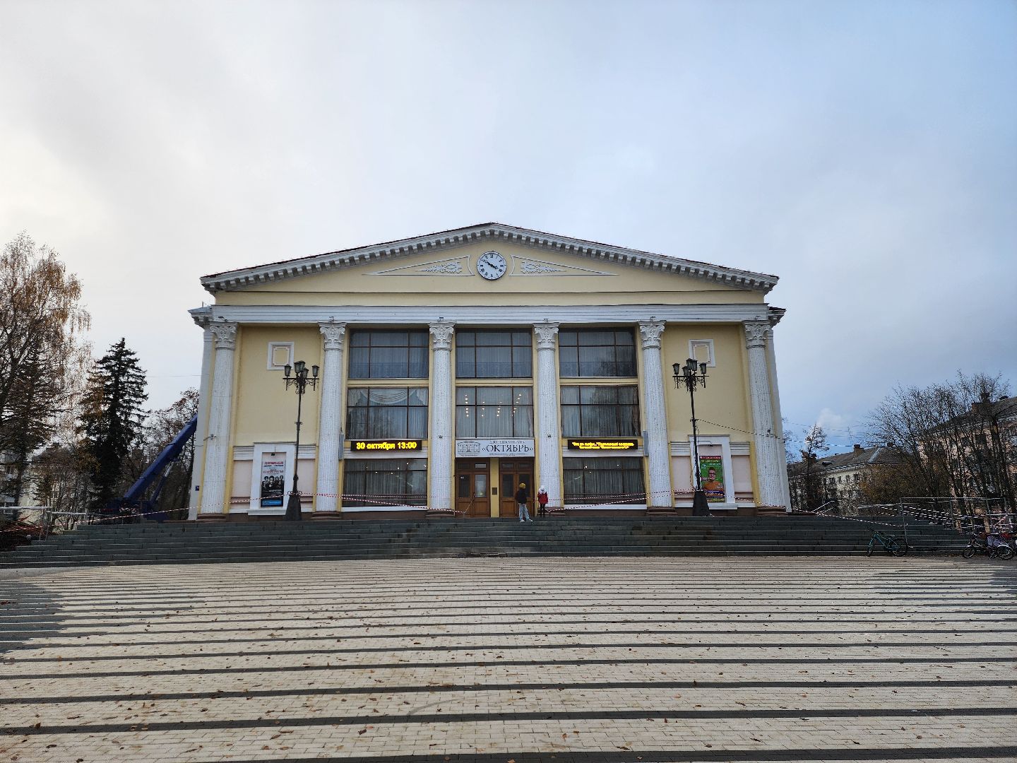 Дубна, дк октябрь, Благоустройство, Площадь,