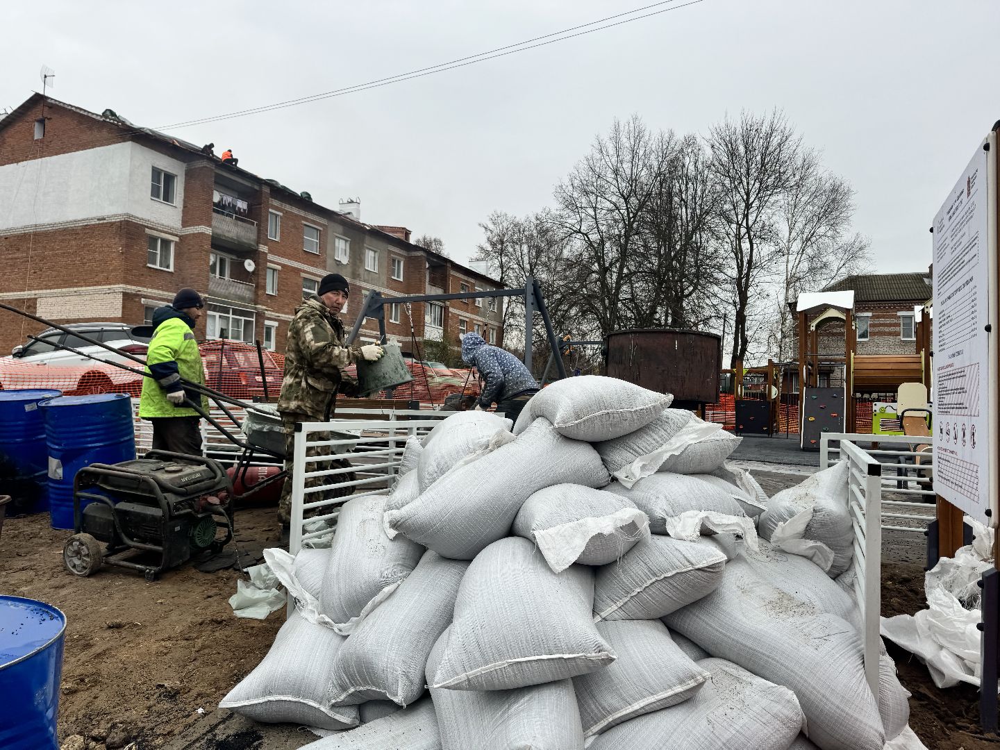 шаховская, противоударное покрытие, детская площадка,
