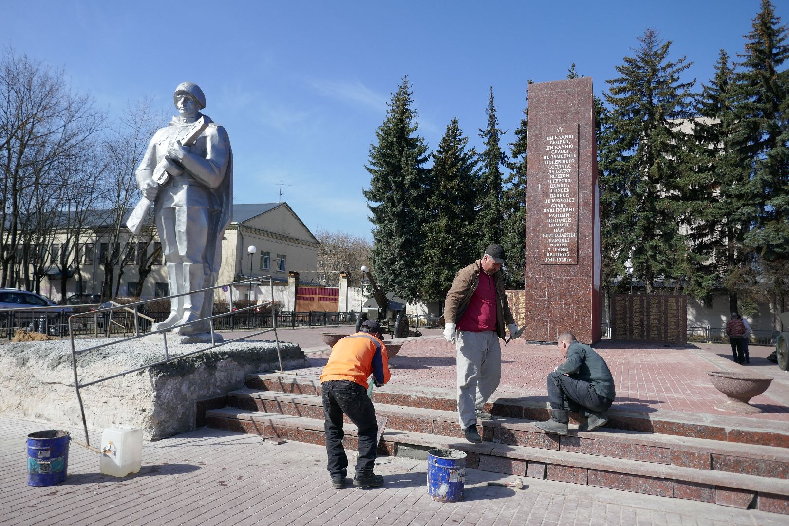 Подольск, мемориал, благоустройство, субботник