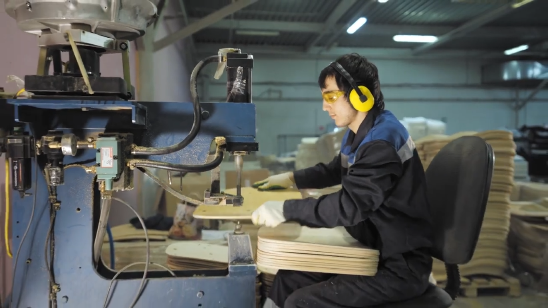 Чехов, фабрика Бюрократ, производство офисных кресел, компьютерные кресла, стулья, мебель, развитие производства,