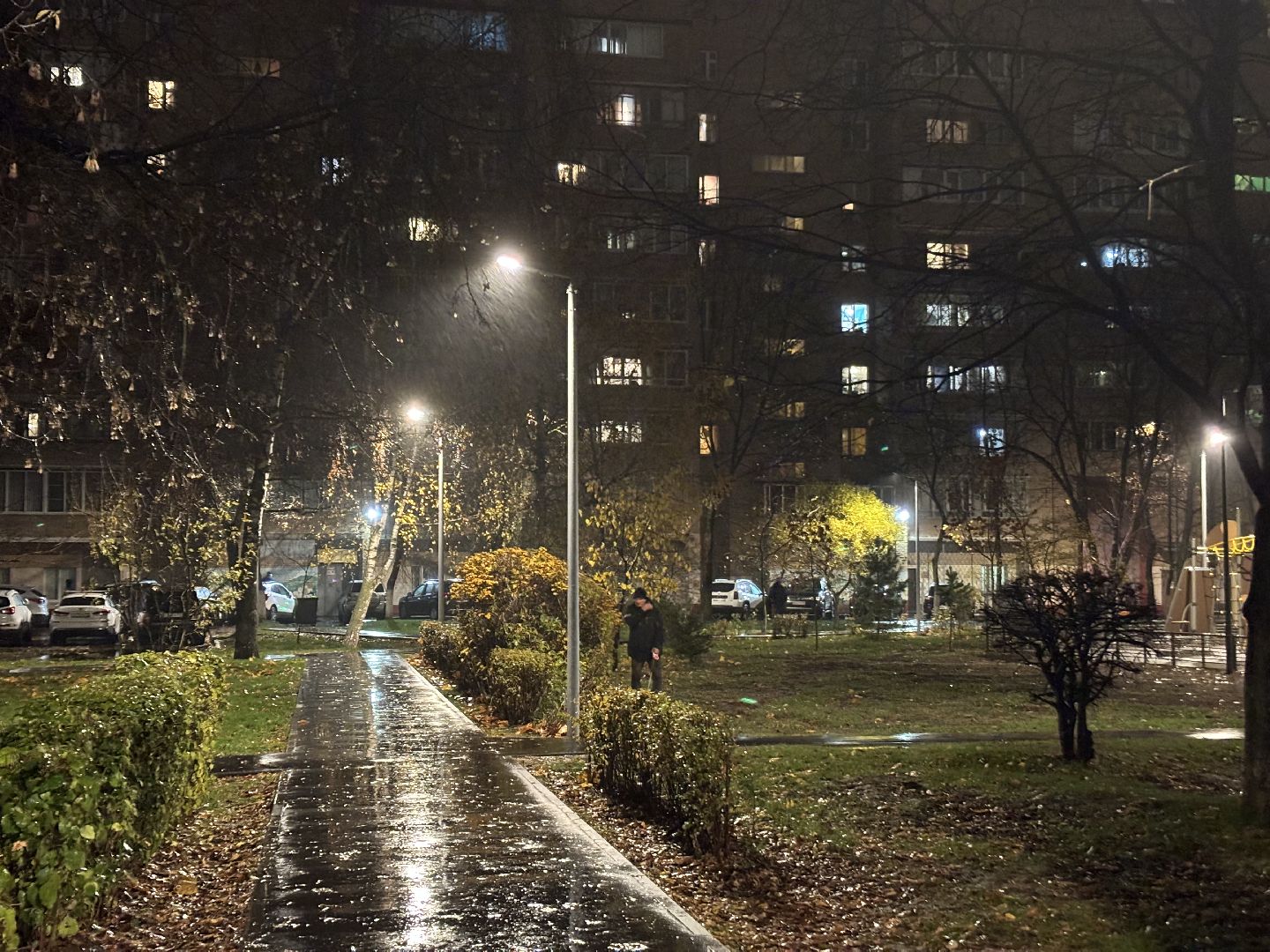 светлый город, освещение улиц, комфортная городская среда,