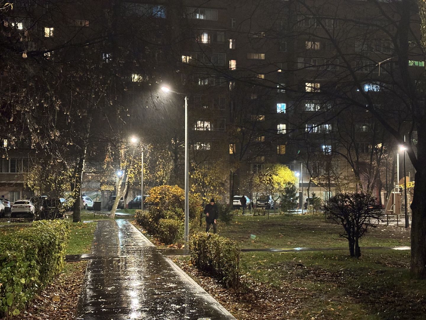 светлый город, освещение улиц, комфортная городская среда,