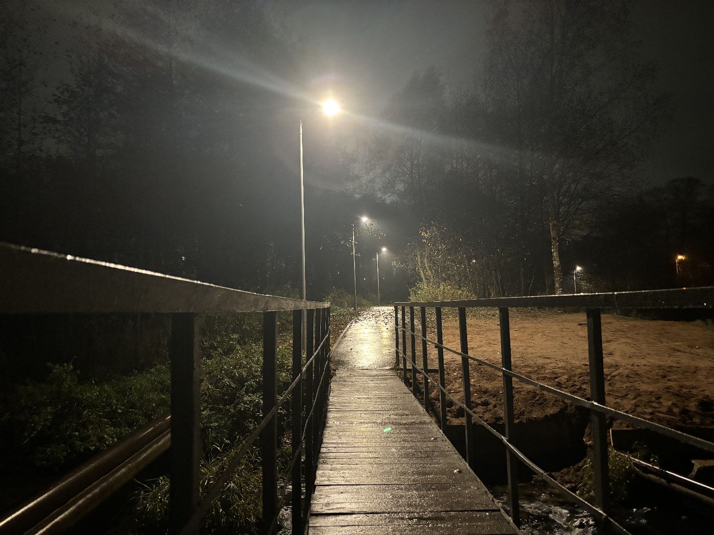 светлый город, освещение улиц, комфортная городская среда,