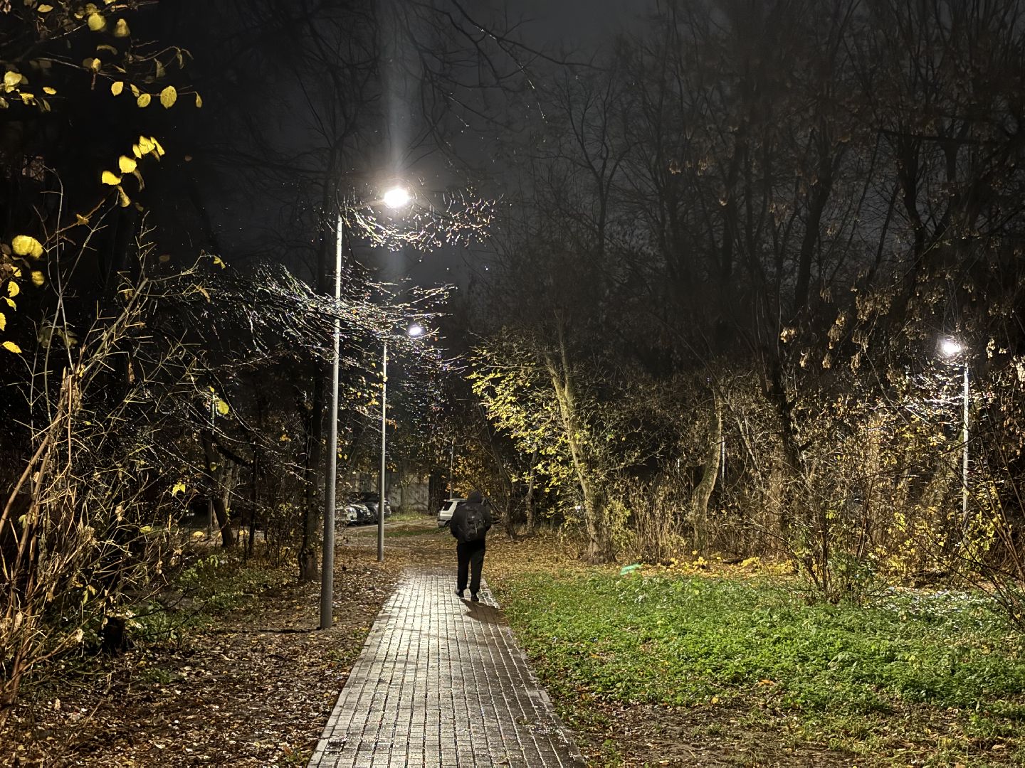 светлый город, освещение улиц, комфортная городская среда,