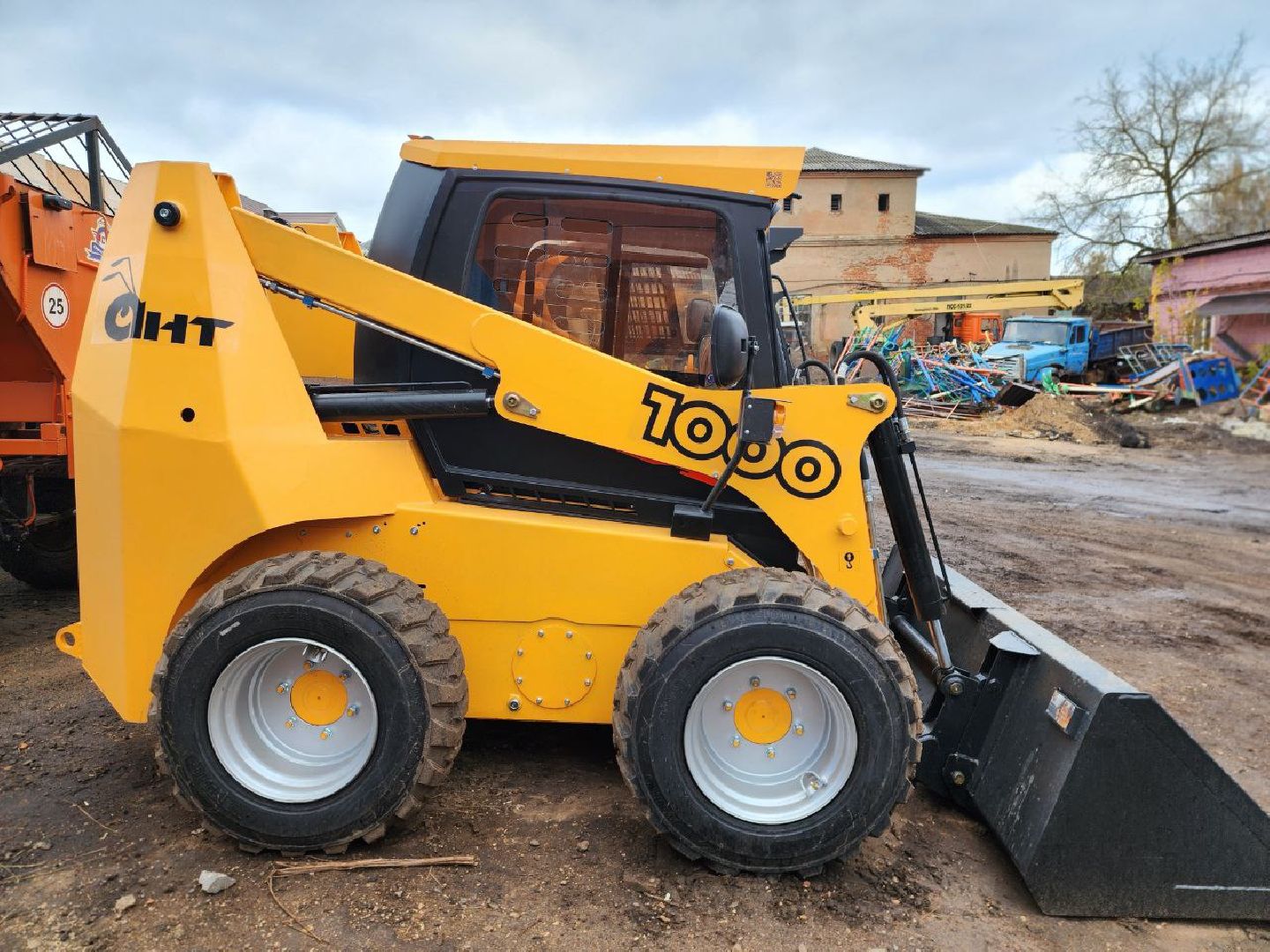 можайск, можайский городской округ, подмосковье, уборка снега, новая техника, губернатор мо, обновления парка техники, трактор, зима, содержание дорог,