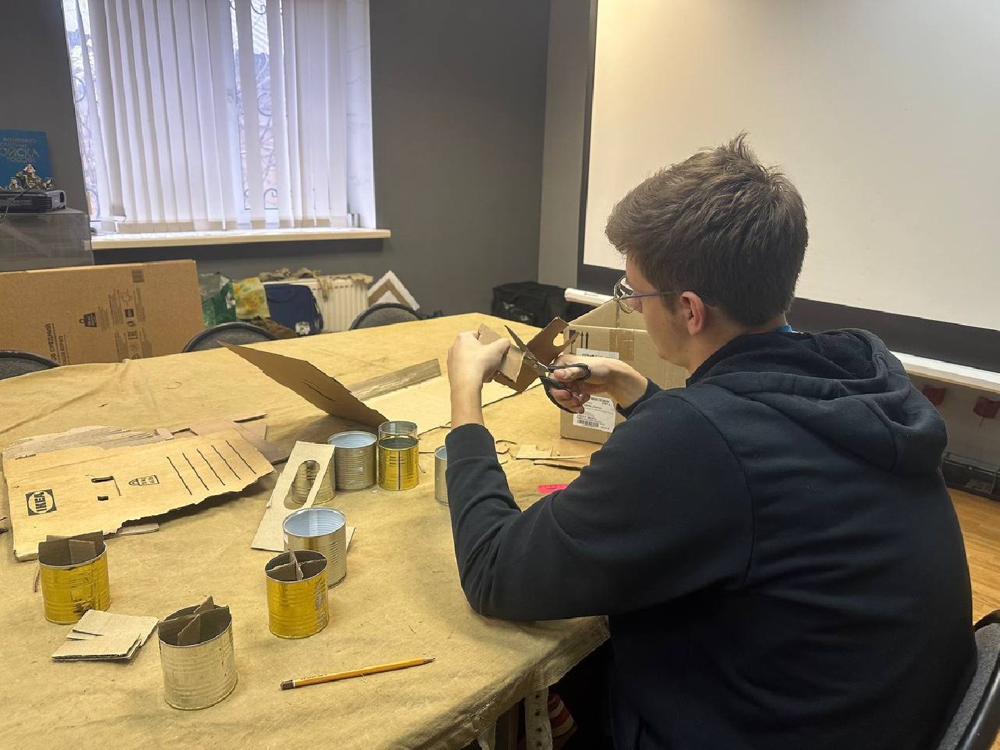 окопные свечи, поддержка бойцов сво, волонтеры,