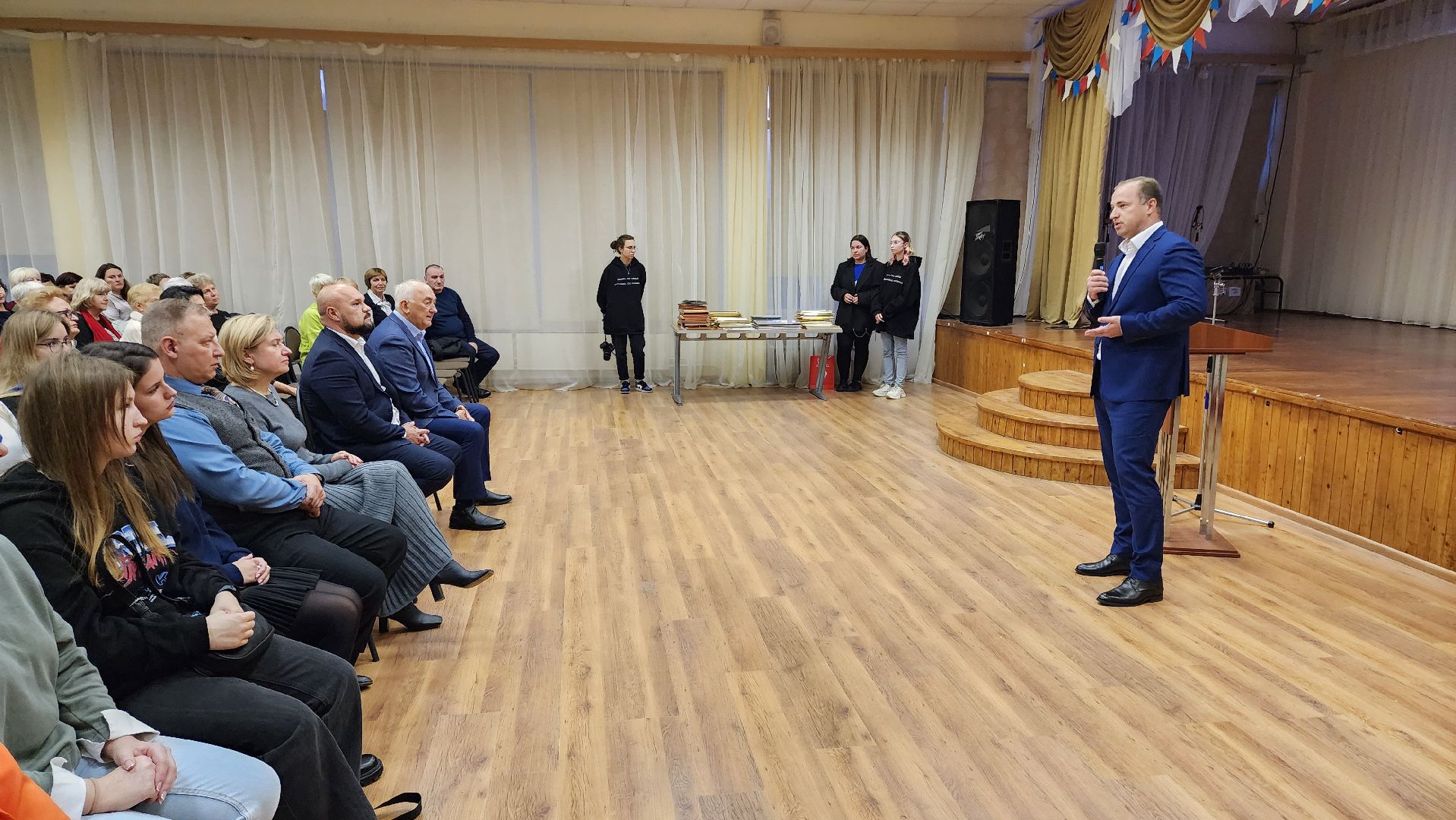 Бронницы, волонтры подмосковья, День добровольца, Волонтры Бронниц,