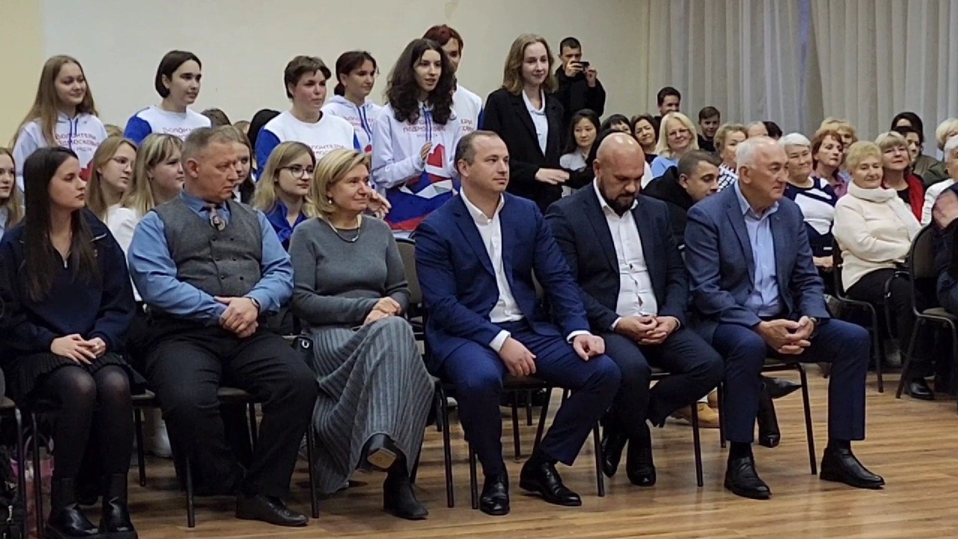 Бронницы, волонтры подмосковья, День добровольца, Волонтры Бронниц,