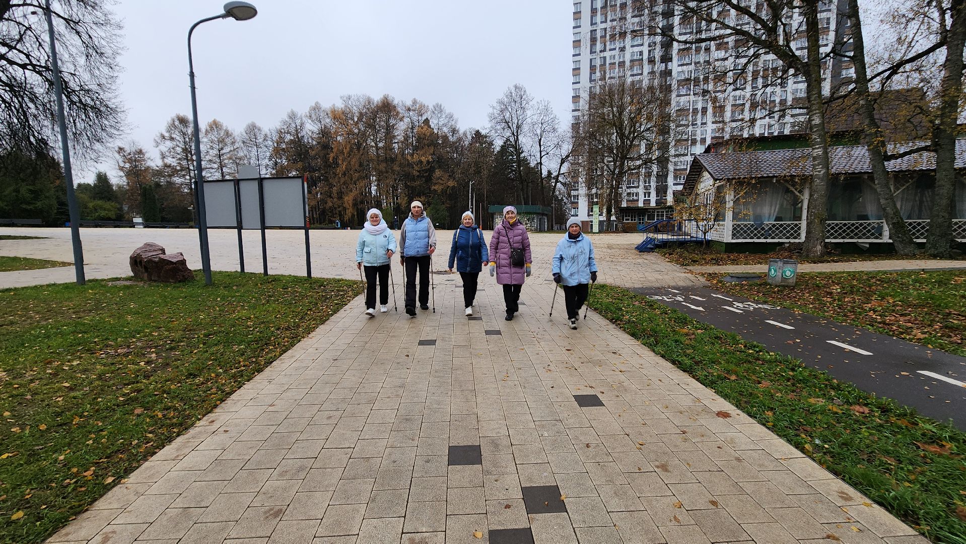 Солнечногорск, активное долголетие, фоновая ходьба, марафон человек идущий,