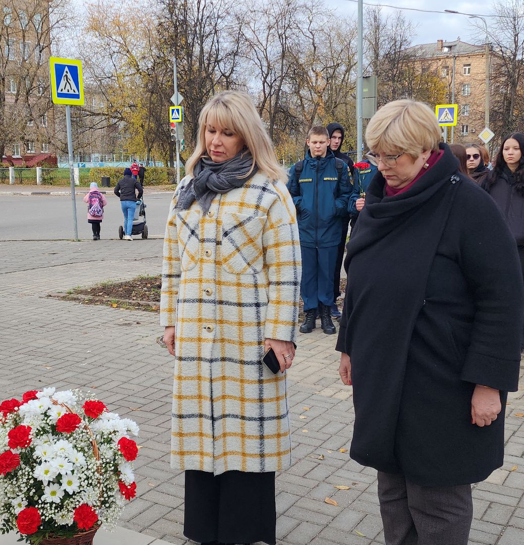 электросталь, день памяти, день памяти жертв политических репрессий, жители города, жители электростали, памятник жертвам репрессий,