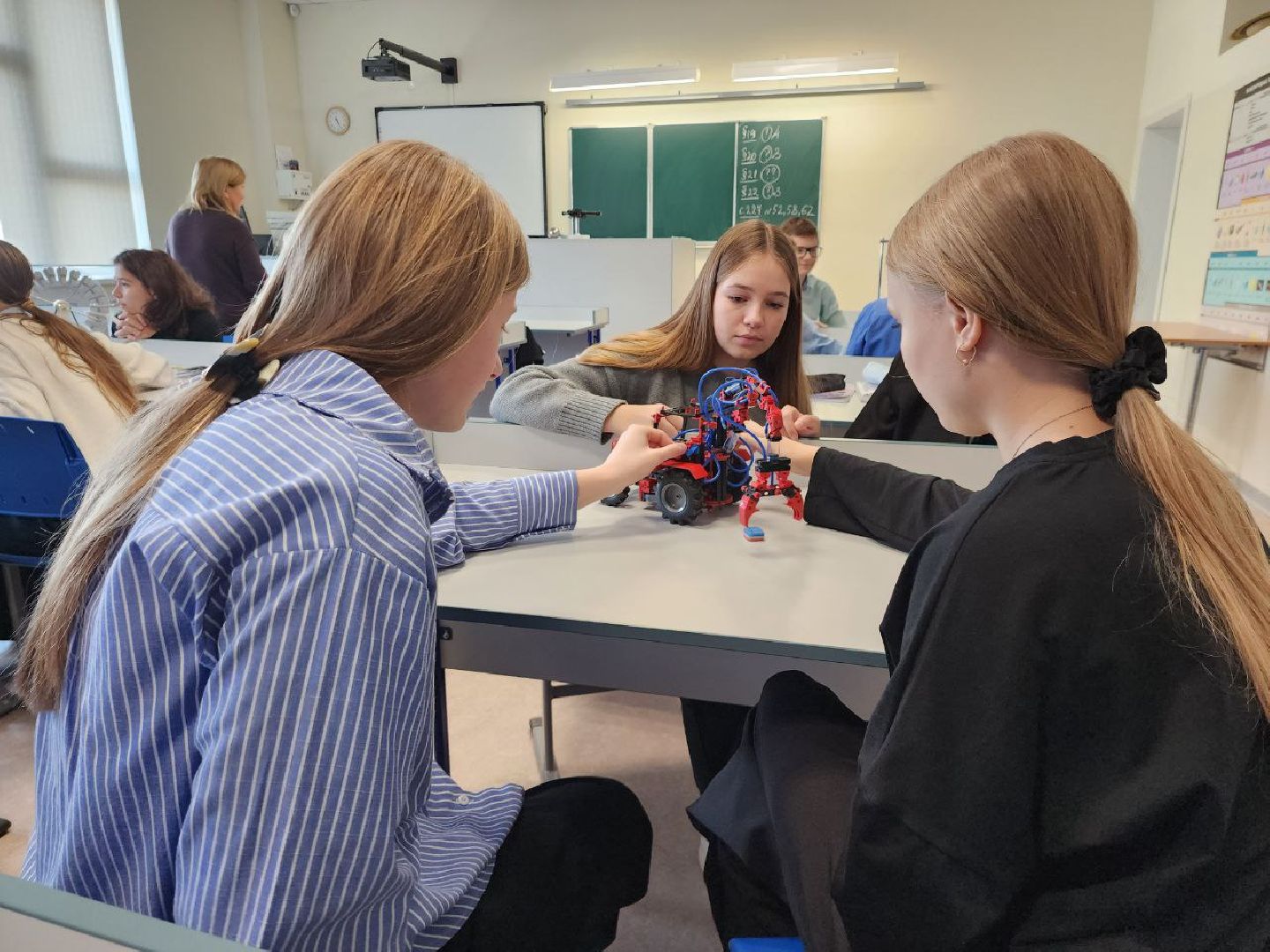 можайск, можайский городской округ, подмосковье, образование, образование в подмосковье, образование в можайске,точка роста, нацпроект, современная школа, образовательный центр, дети, школьники, гимназия 4,