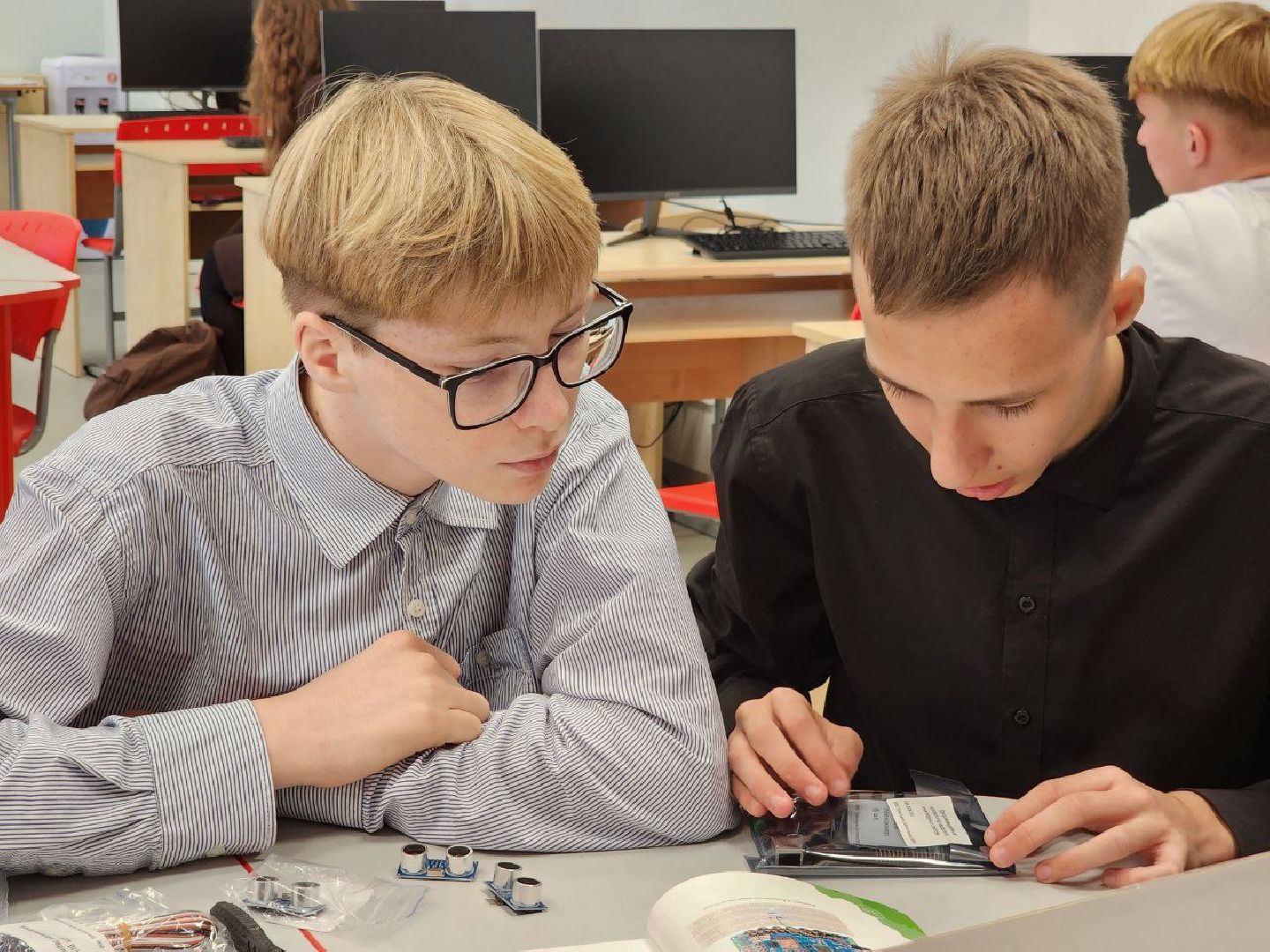 можайск, можайский городской округ, подмосковье, образование, образование в подмосковье, образование в можайске,точка роста, нацпроект, современная школа, образовательный центр, дети, школьники, гимназия 4,